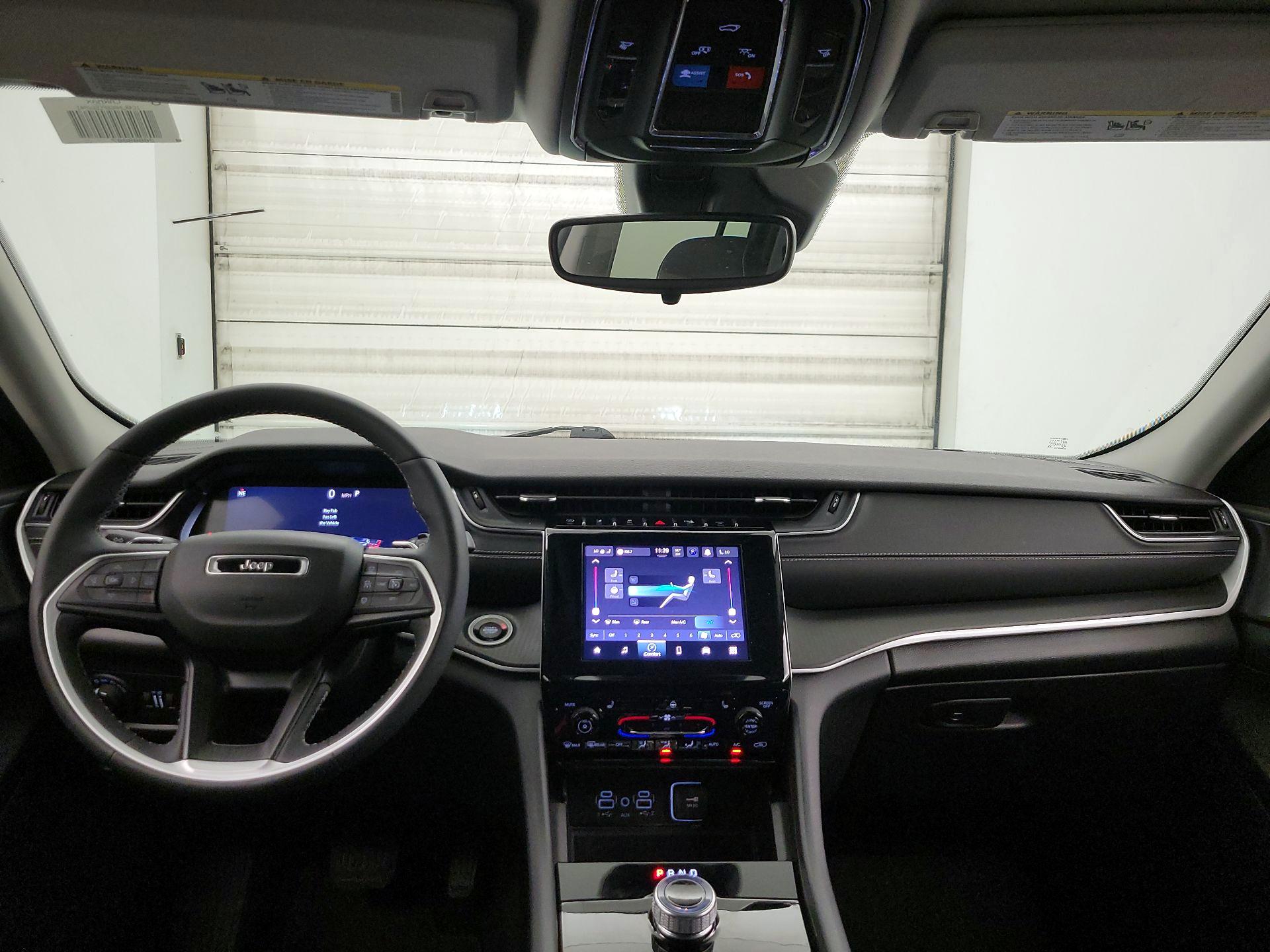 Thumbnail: 2023 Jeep Grand Cherokee - 9