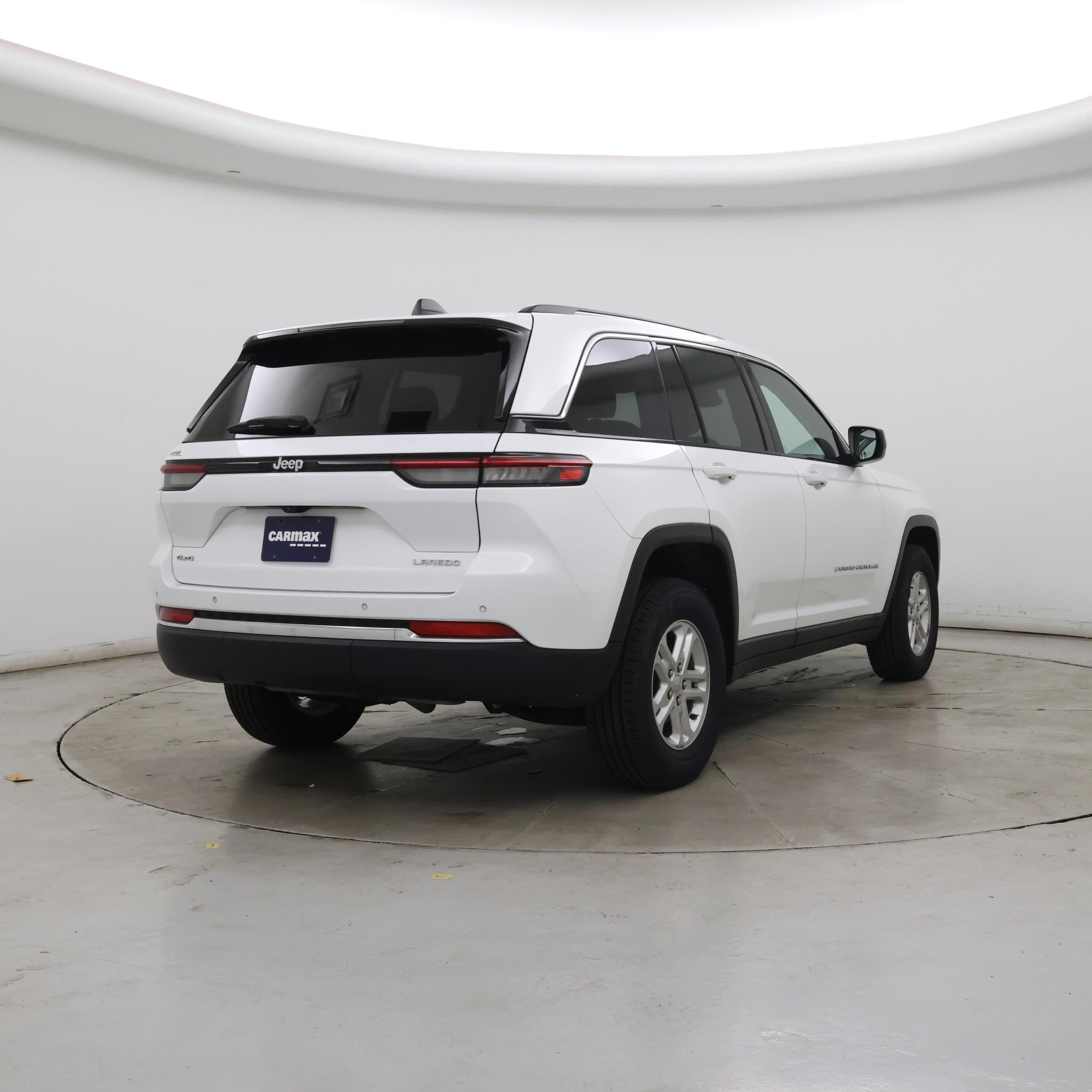 Thumbnail: 2023 Jeep Grand Cherokee - 8