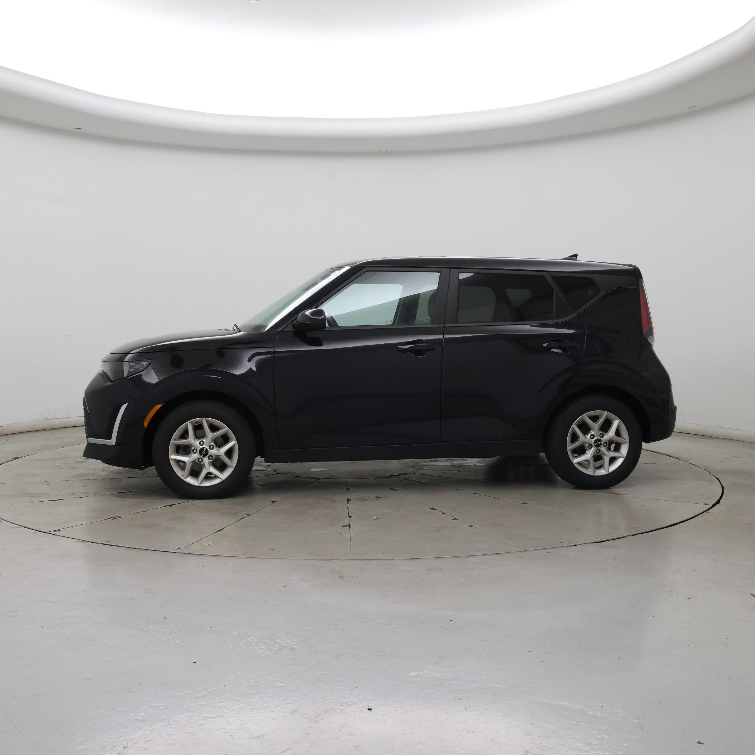 Thumbnail: 2023 Kia Soul - 3