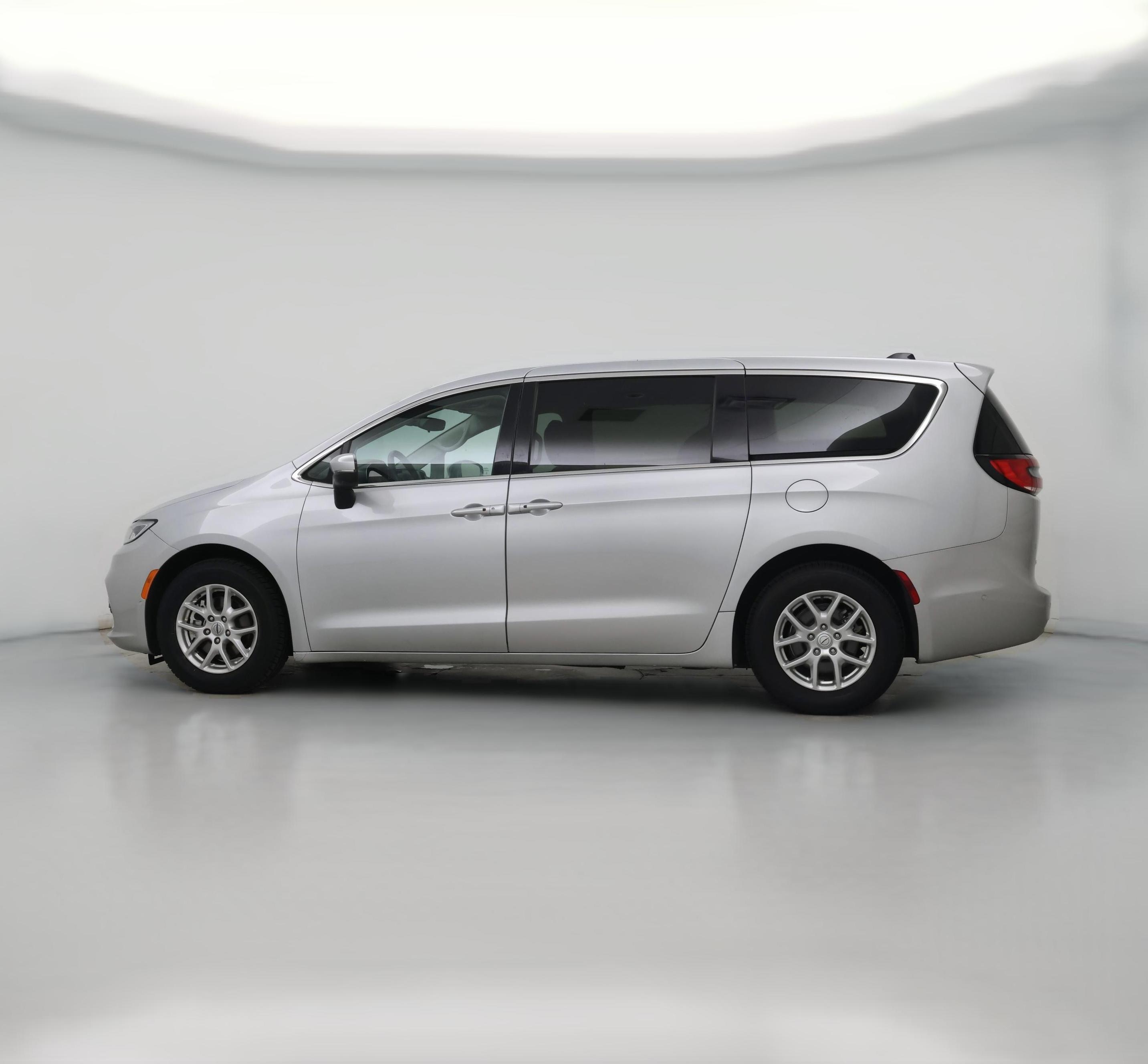 Thumbnail: 2023 Chrysler Pacifica - 1