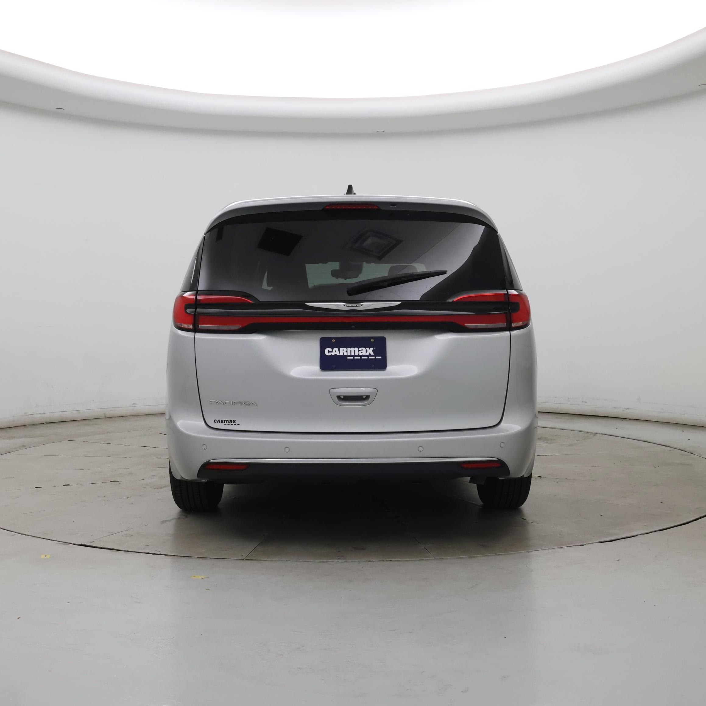 Thumbnail: 2023 Chrysler Pacifica - 3