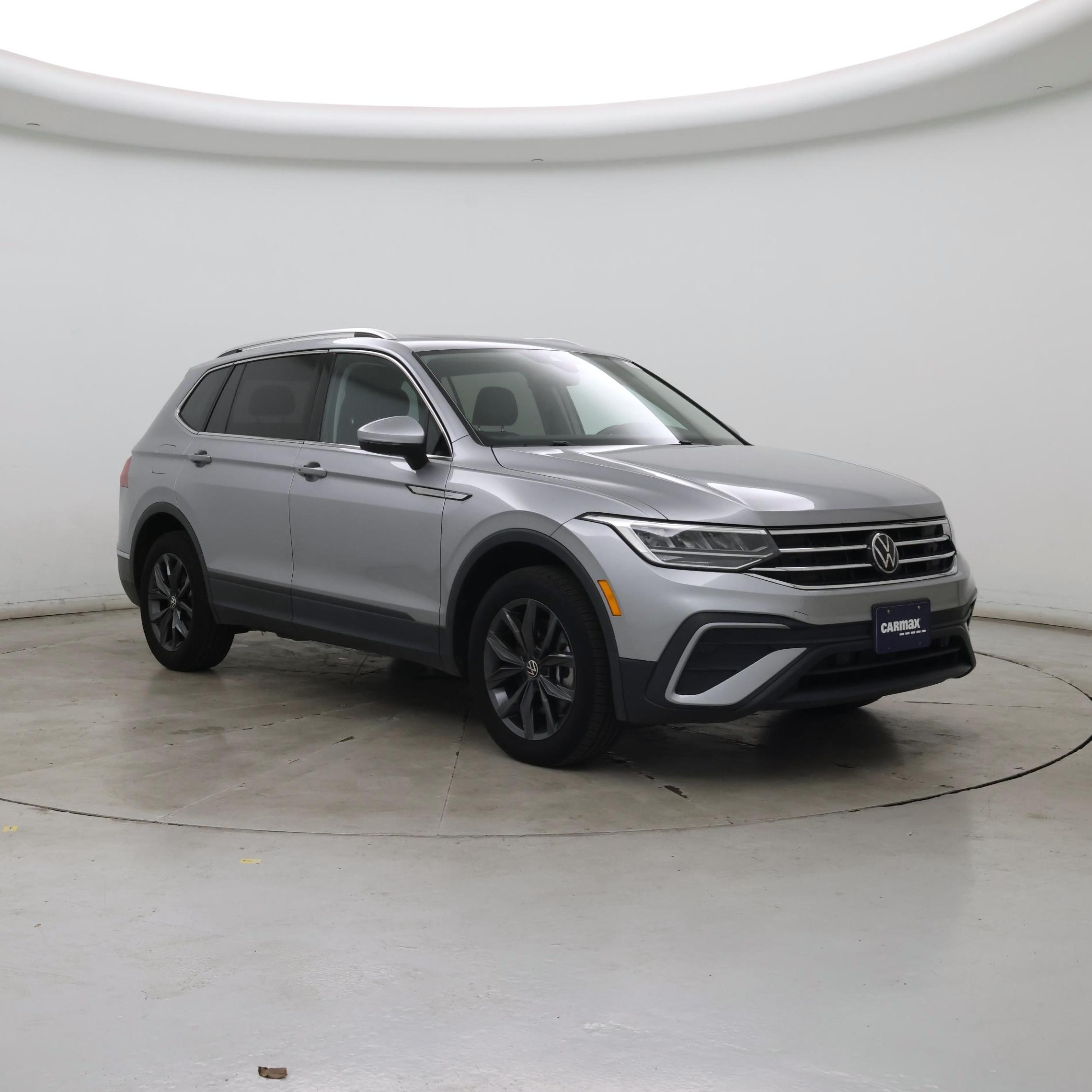 Silver 2023 Volkswagen Tiguan SE 4Motion SUV / Crossover All-Wheel Drive Automatic