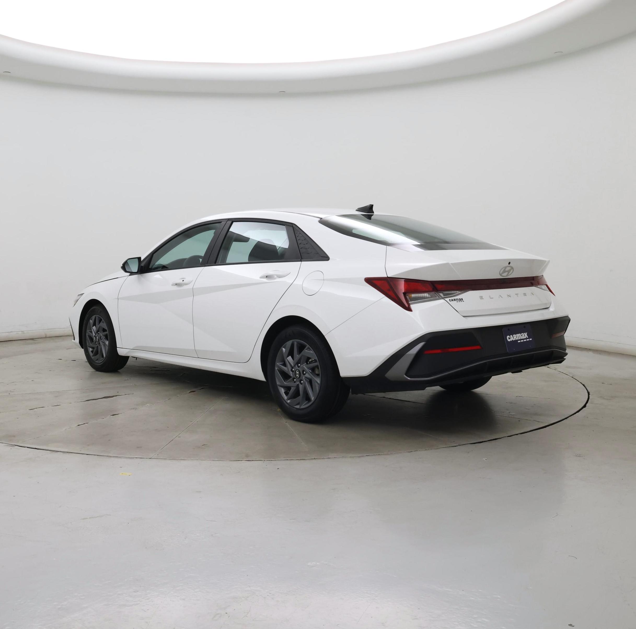 Thumbnail: 2024 Hyundai Elantra - 2