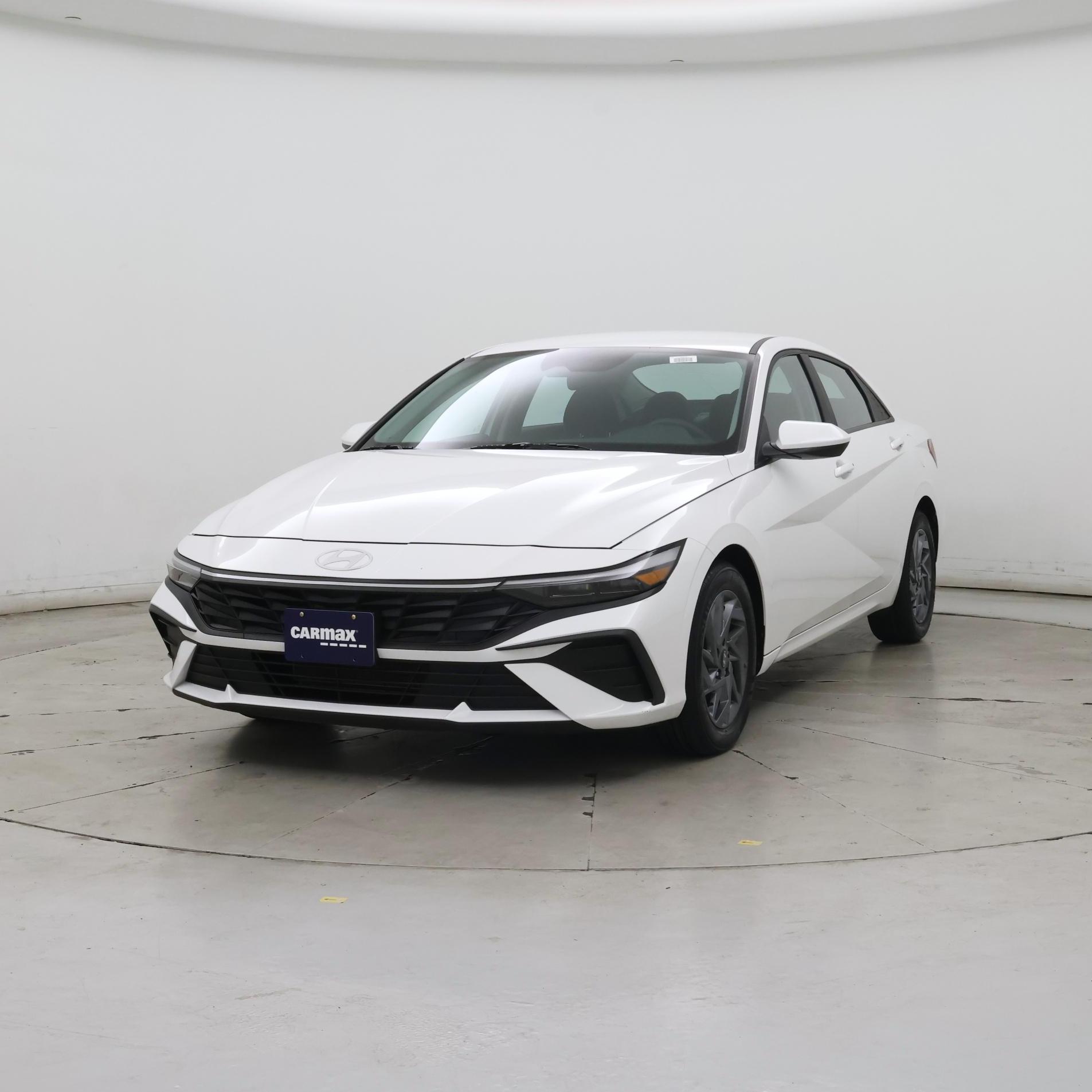Thumbnail: 2024 Hyundai Elantra - 4