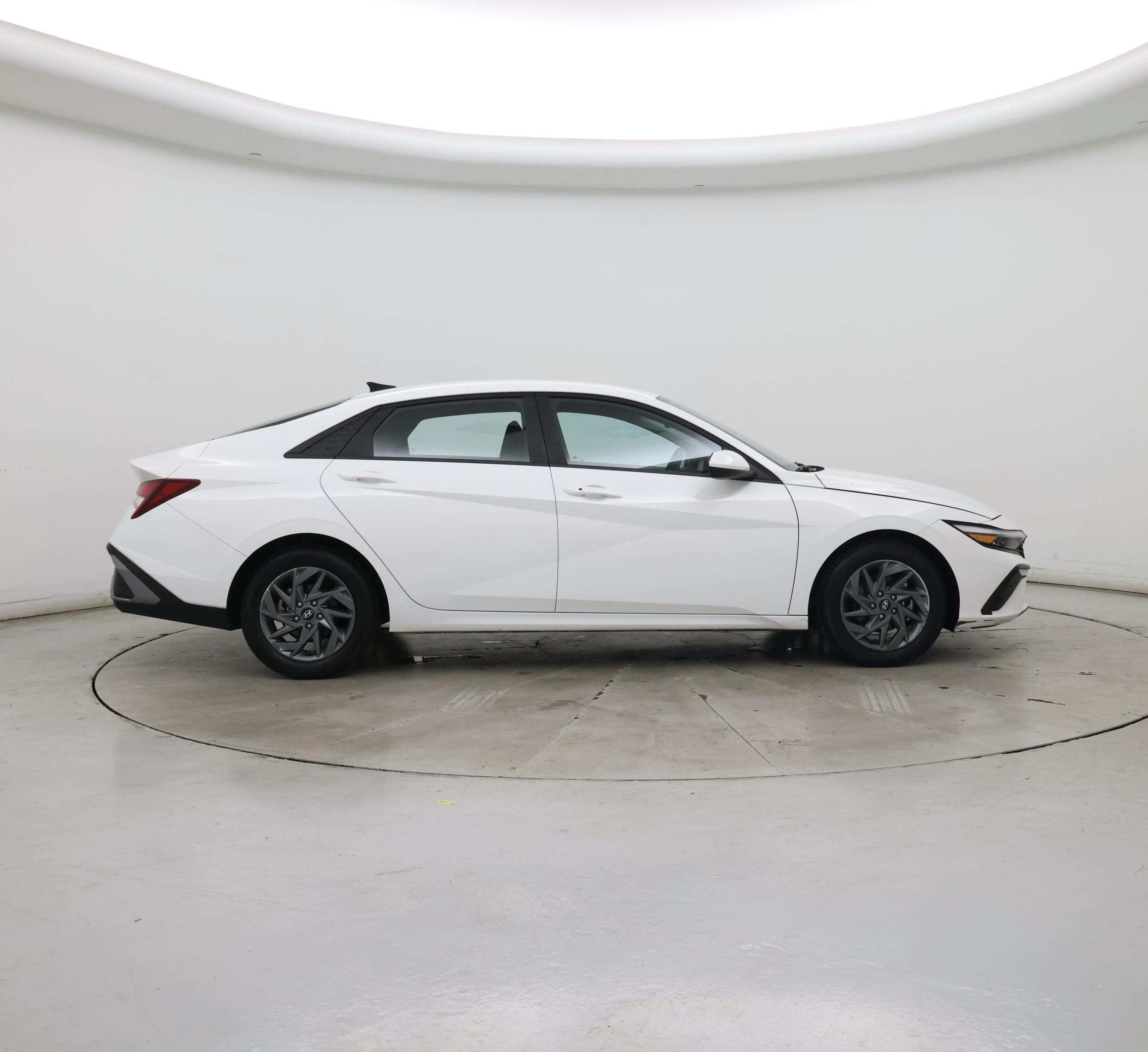 Thumbnail: 2024 Hyundai Elantra - 7