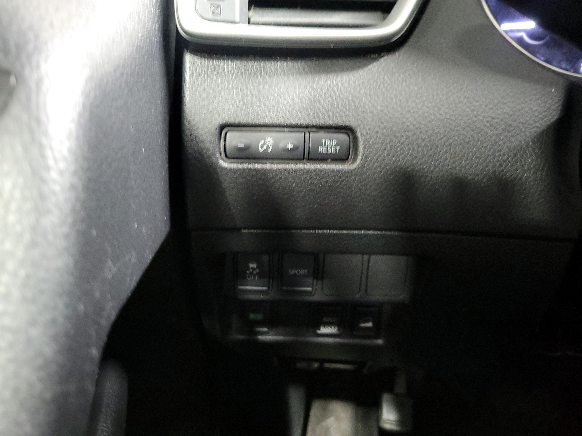 Thumbnail: 2015 Nissan Rogue - 13