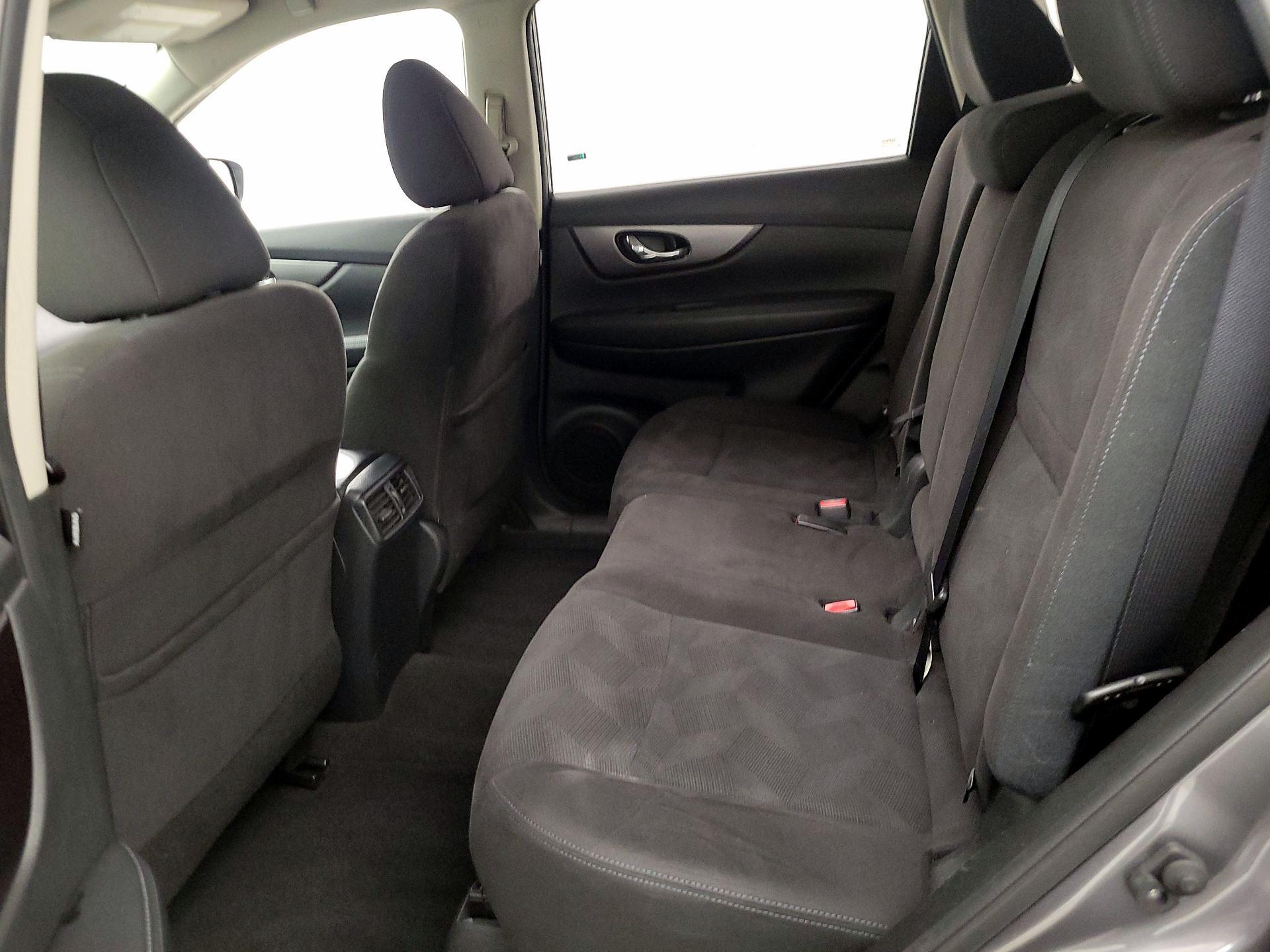 Thumbnail: 2015 Nissan Rogue - 18