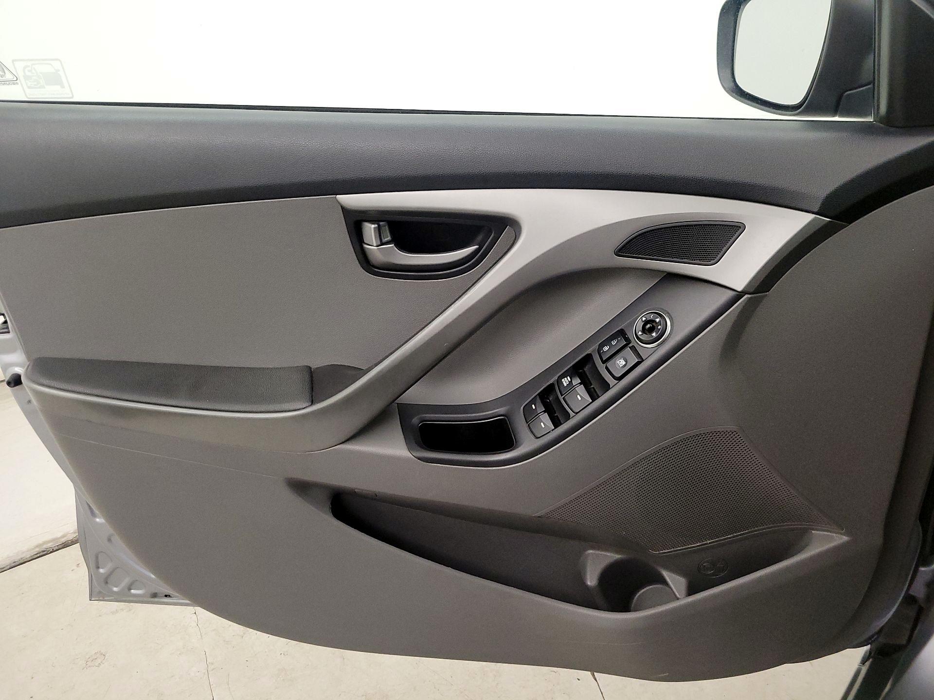 Thumbnail: 2016 Hyundai Elantra - 12