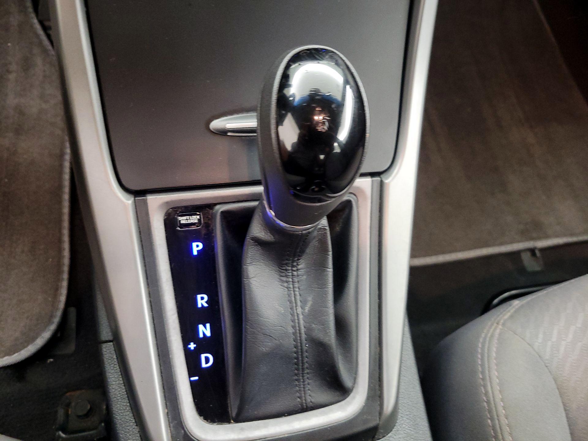 Thumbnail: 2016 Hyundai Elantra - 16
