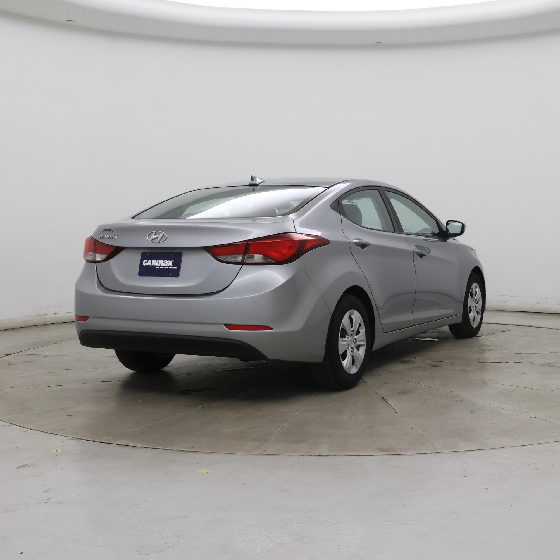 Thumbnail: 2016 Hyundai Elantra - 8