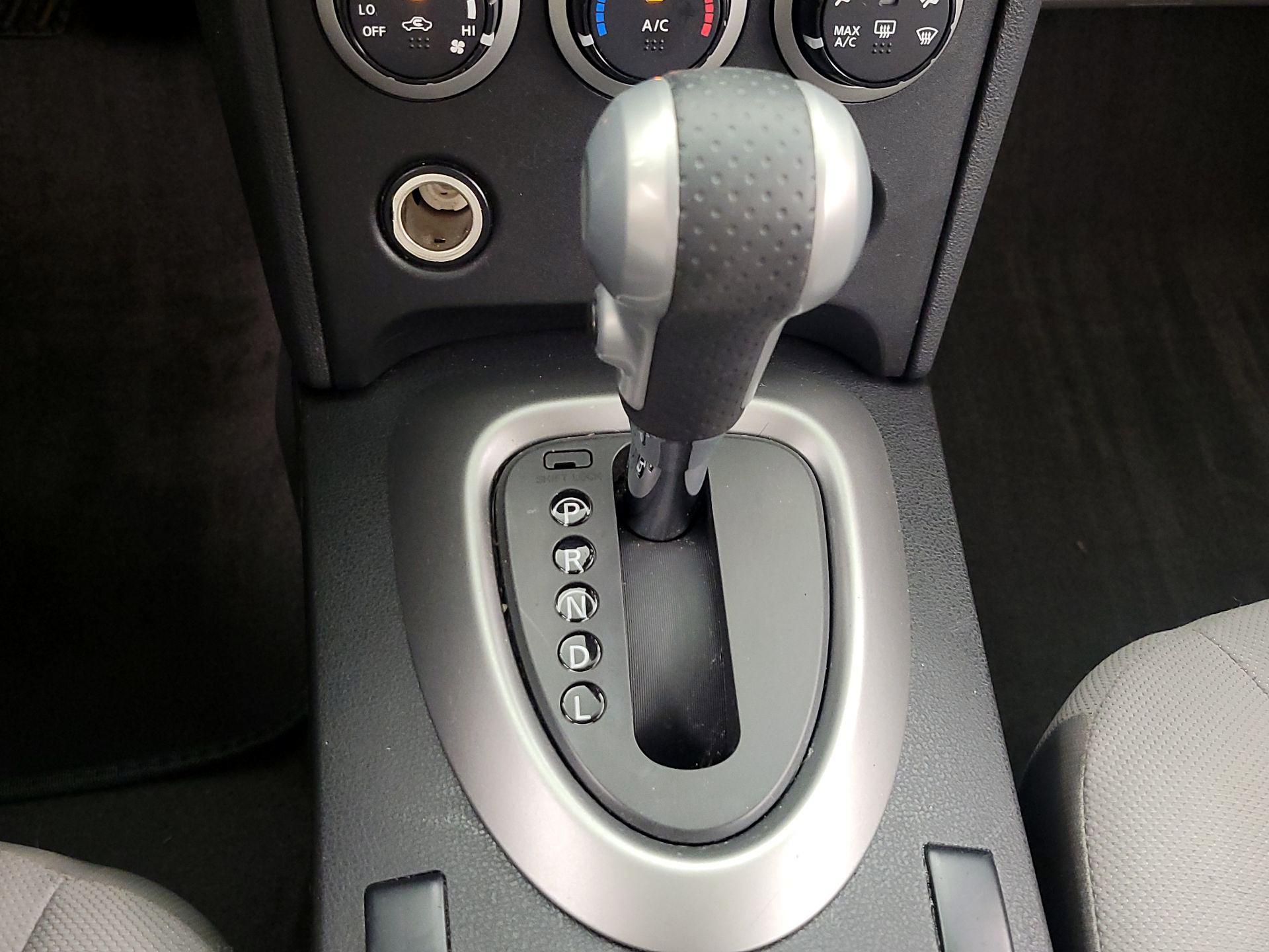 Thumbnail: 2015 Nissan Rogue - 16