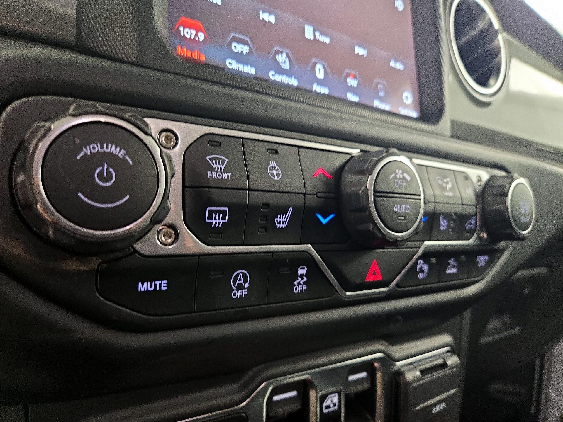 Thumbnail: 2023 Jeep Wrangler - 17