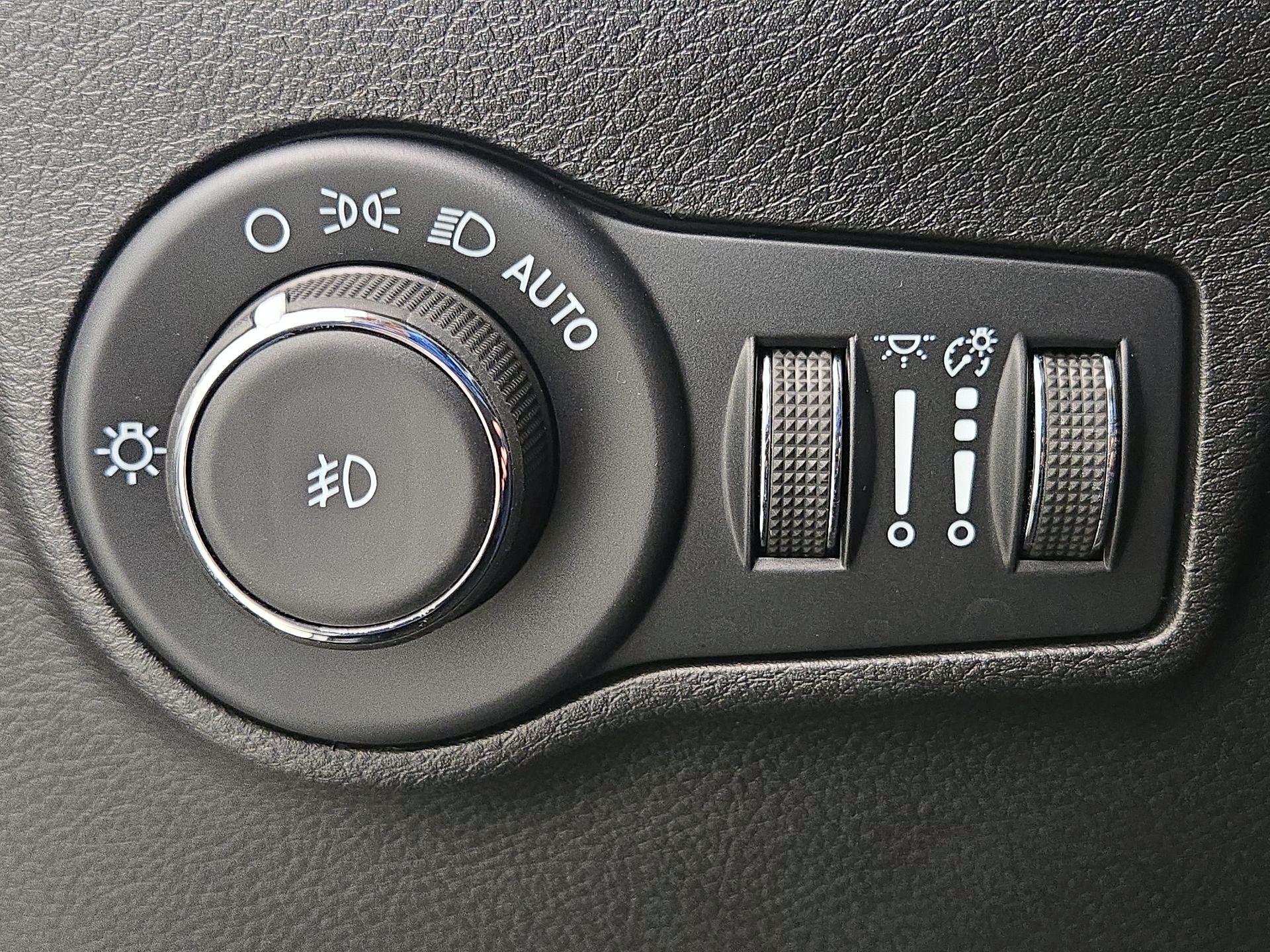 Thumbnail: 2022 Jeep Compass - 13