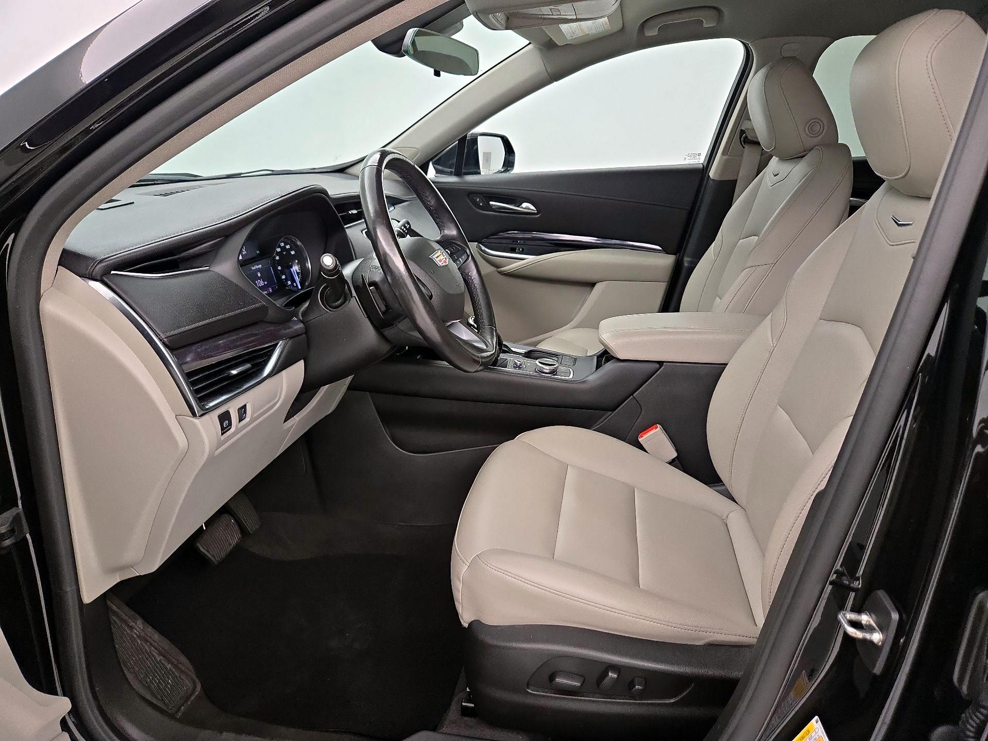 Thumbnail: 2020 Cadillac XT4 - 11