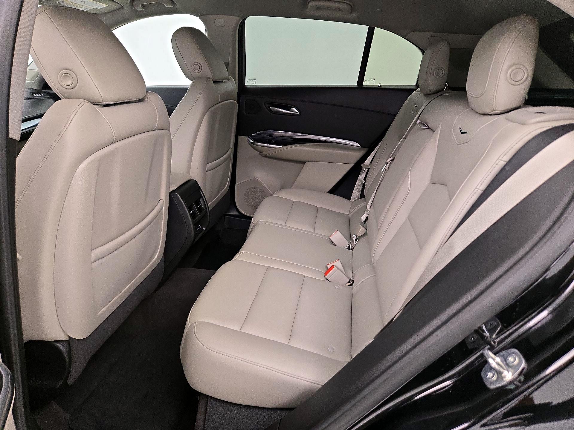 Thumbnail: 2020 Cadillac XT4 - 20