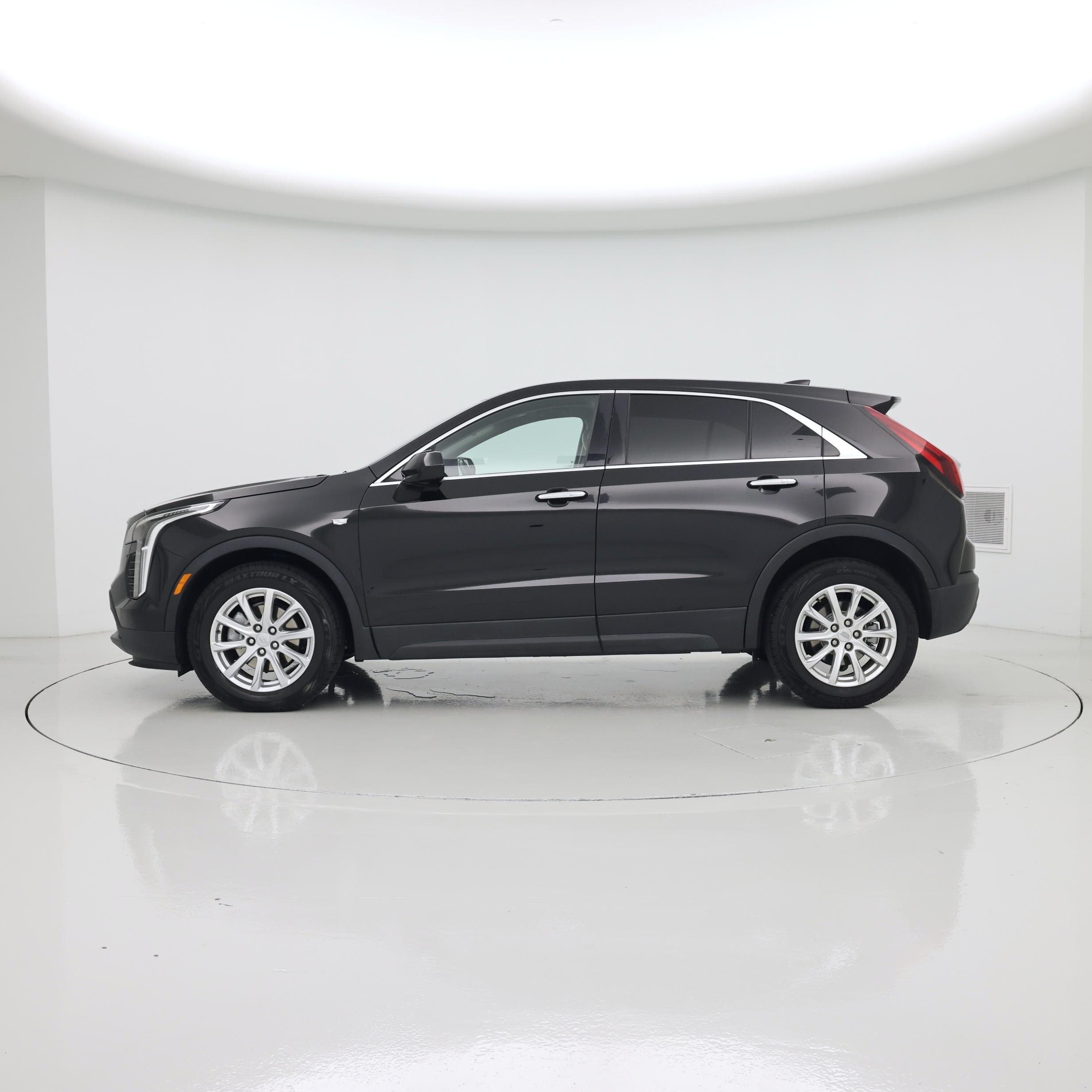 Thumbnail: 2020 Cadillac XT4 - 3