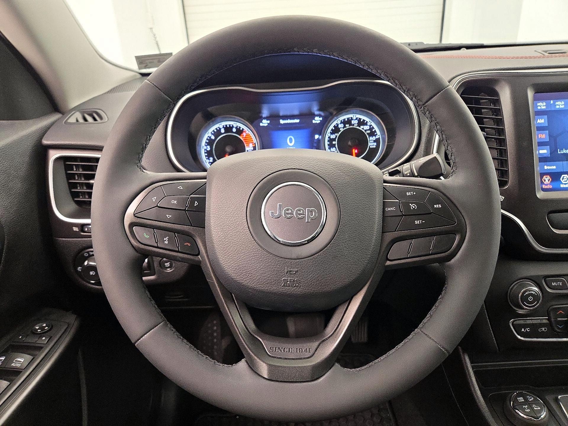 Thumbnail: 2021 Jeep Cherokee - 10