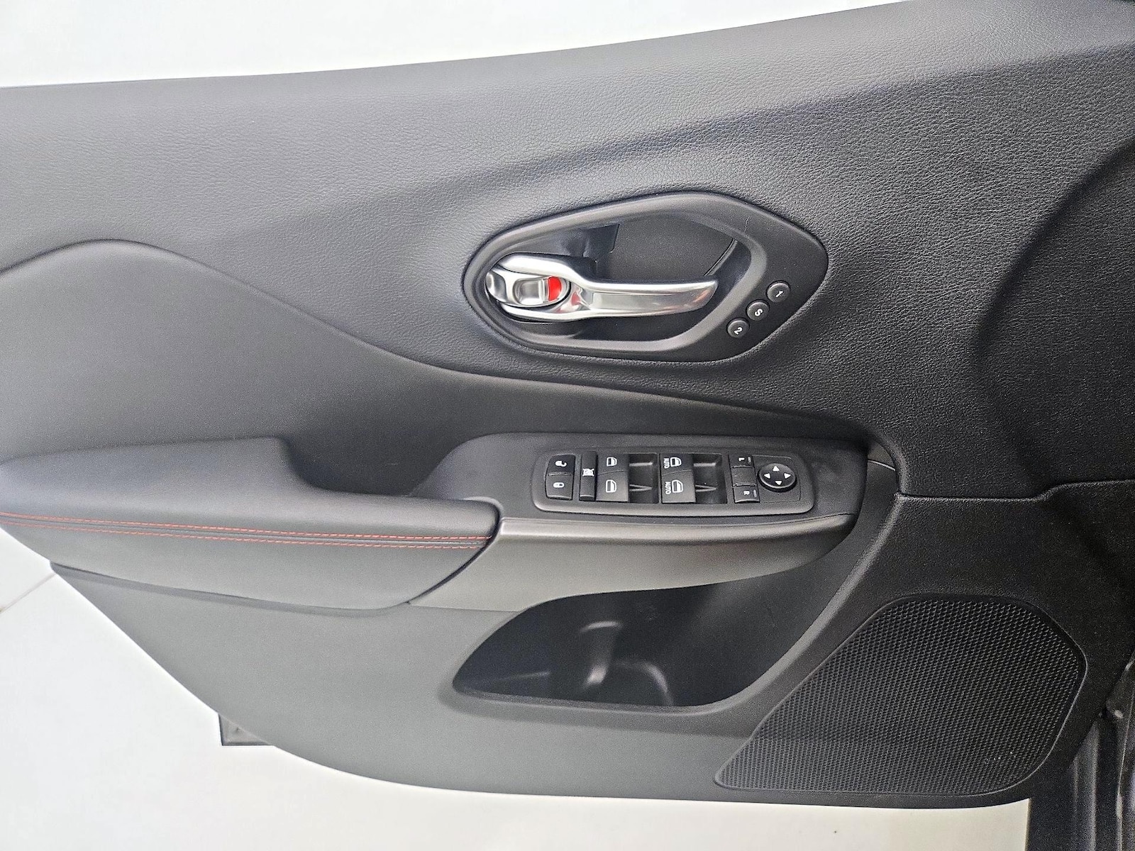 2021 Jeep Cherokee Trailhawk - Photo 13