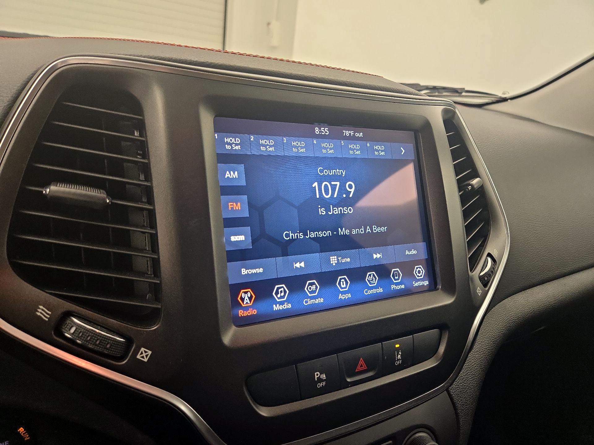 Thumbnail: 2021 Jeep Cherokee - 15