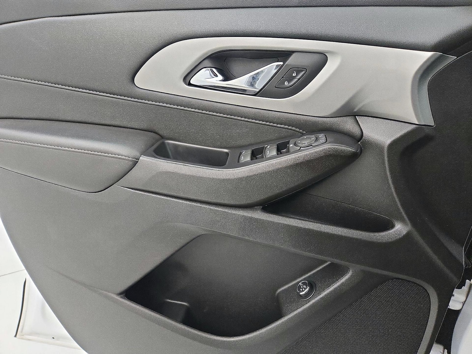 2022 Chevrolet Traverse 1LT - Photo 13