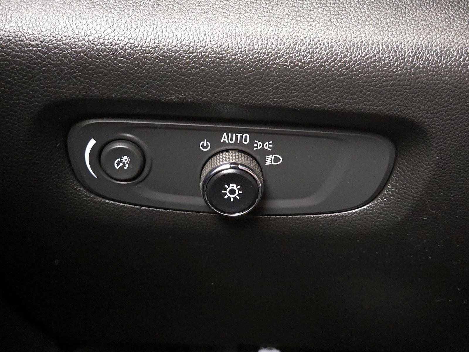 2022 Chevrolet Traverse 1LT - Photo 14