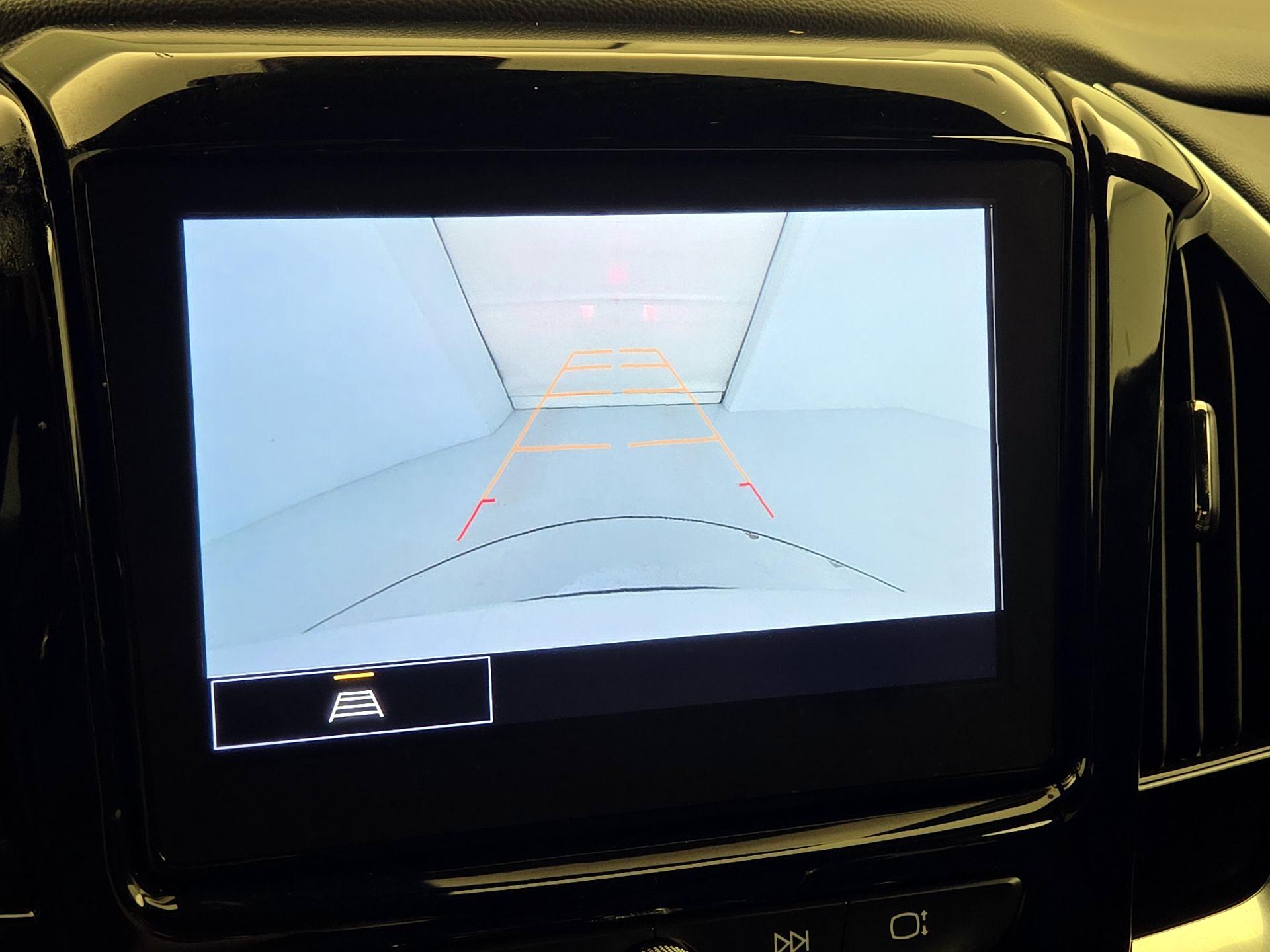 Thumbnail: 2022 Chevrolet Traverse - 14