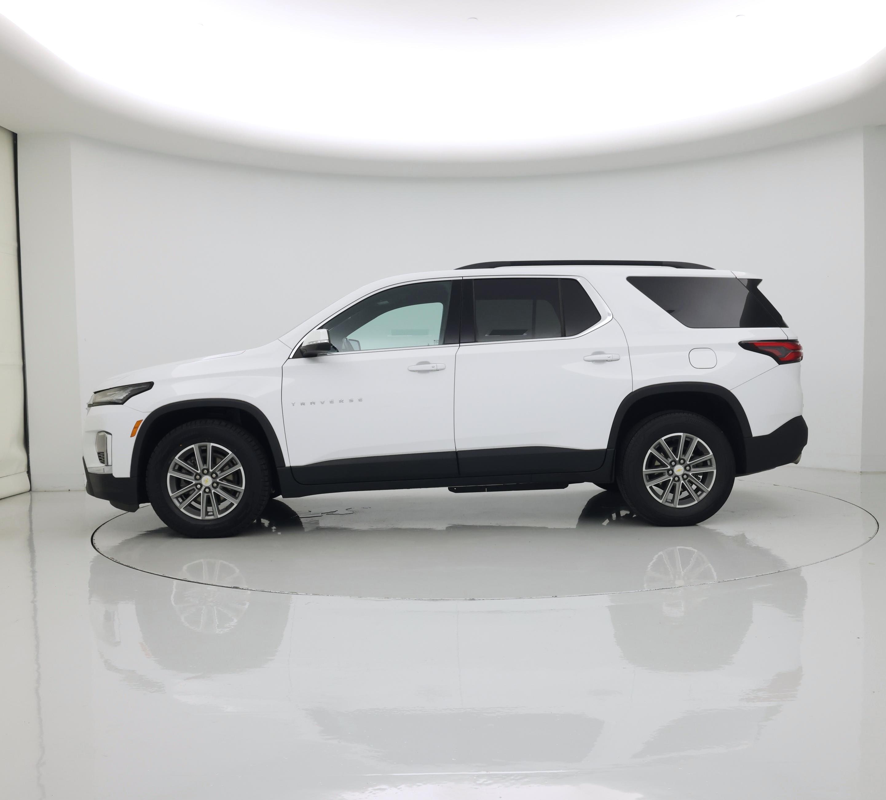 Thumbnail: 2022 Chevrolet Traverse - 3