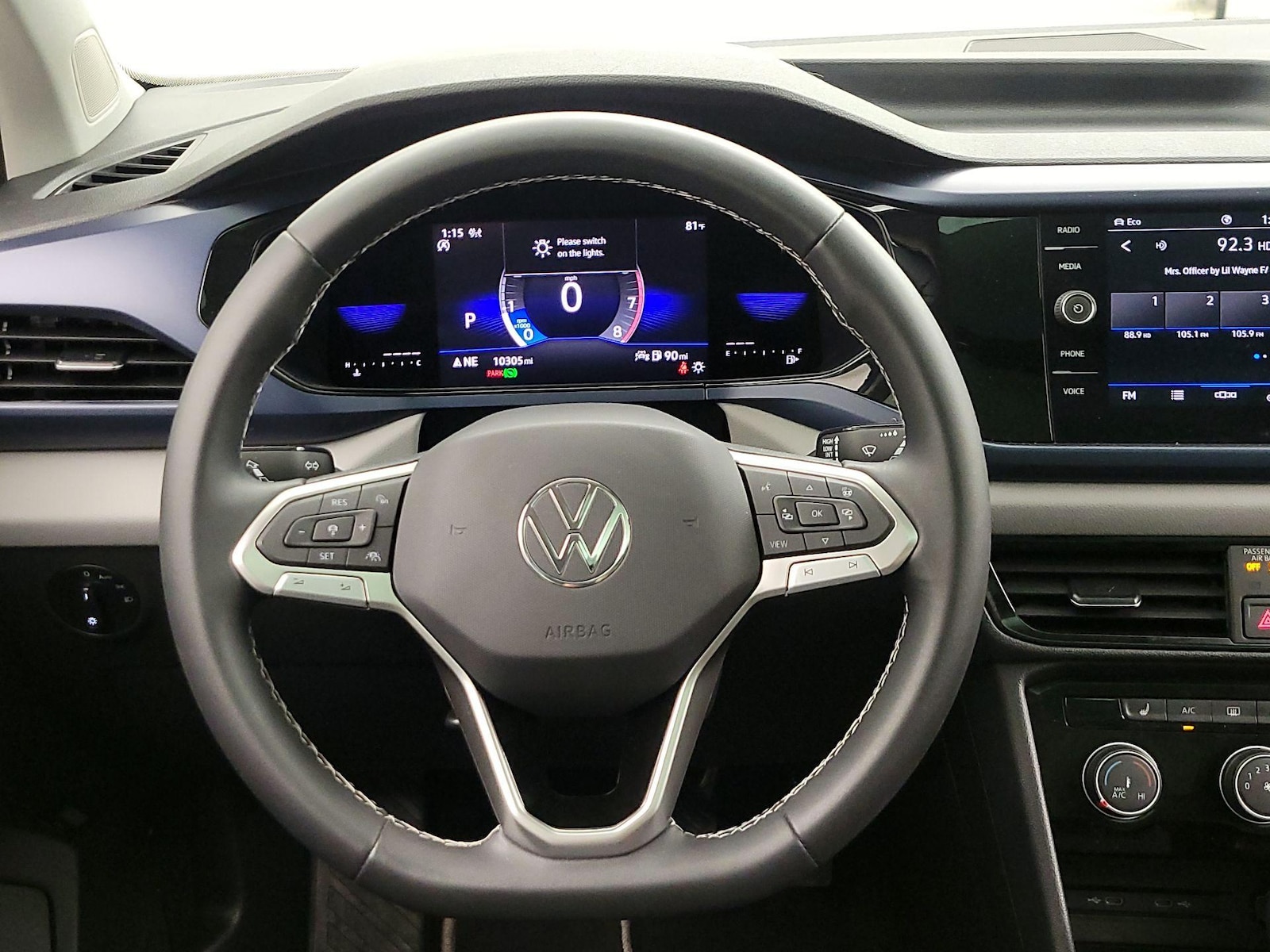 2023 Volkswagen Taos SE - Photo 11