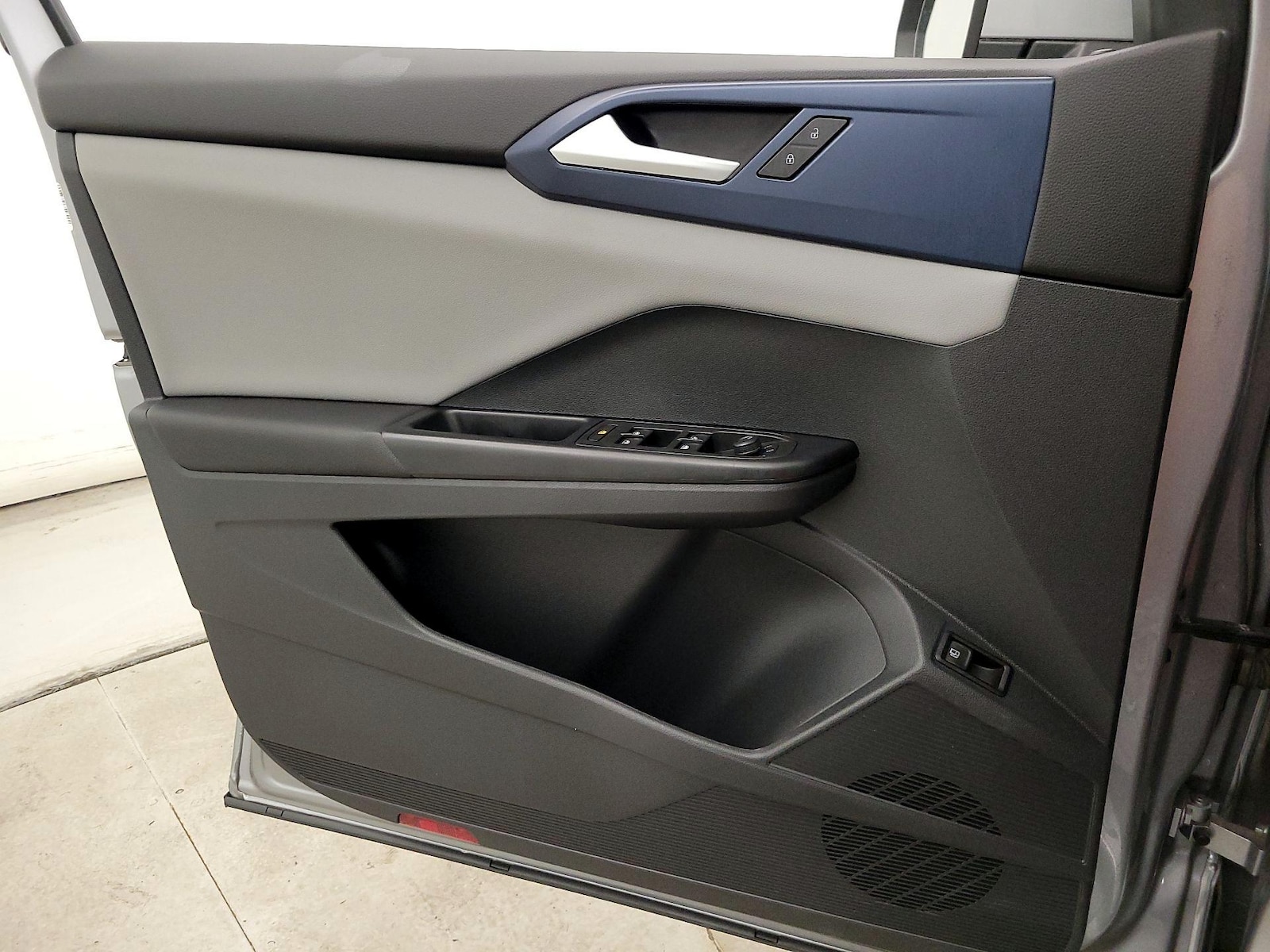 2023 Volkswagen Taos SE - Photo 13
