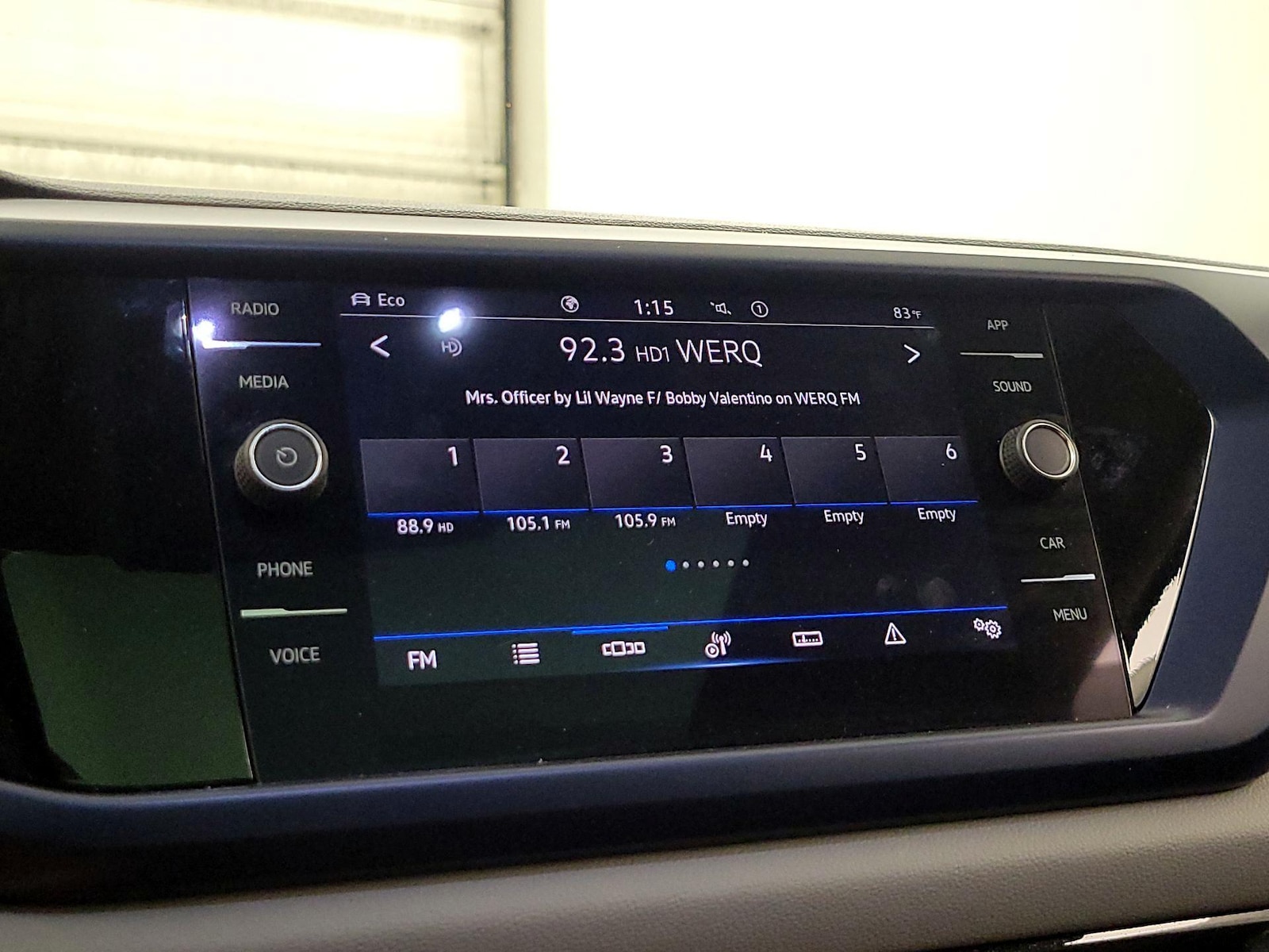 2023 Volkswagen Taos SE - Photo 16