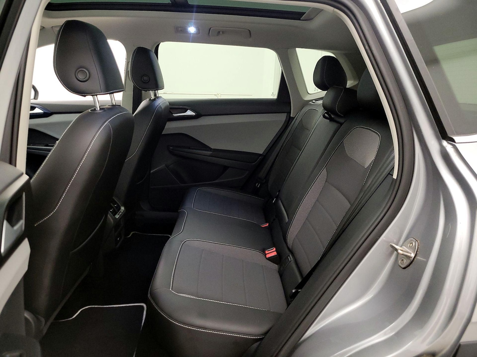 2023 Volkswagen Taos SE - Photo 21