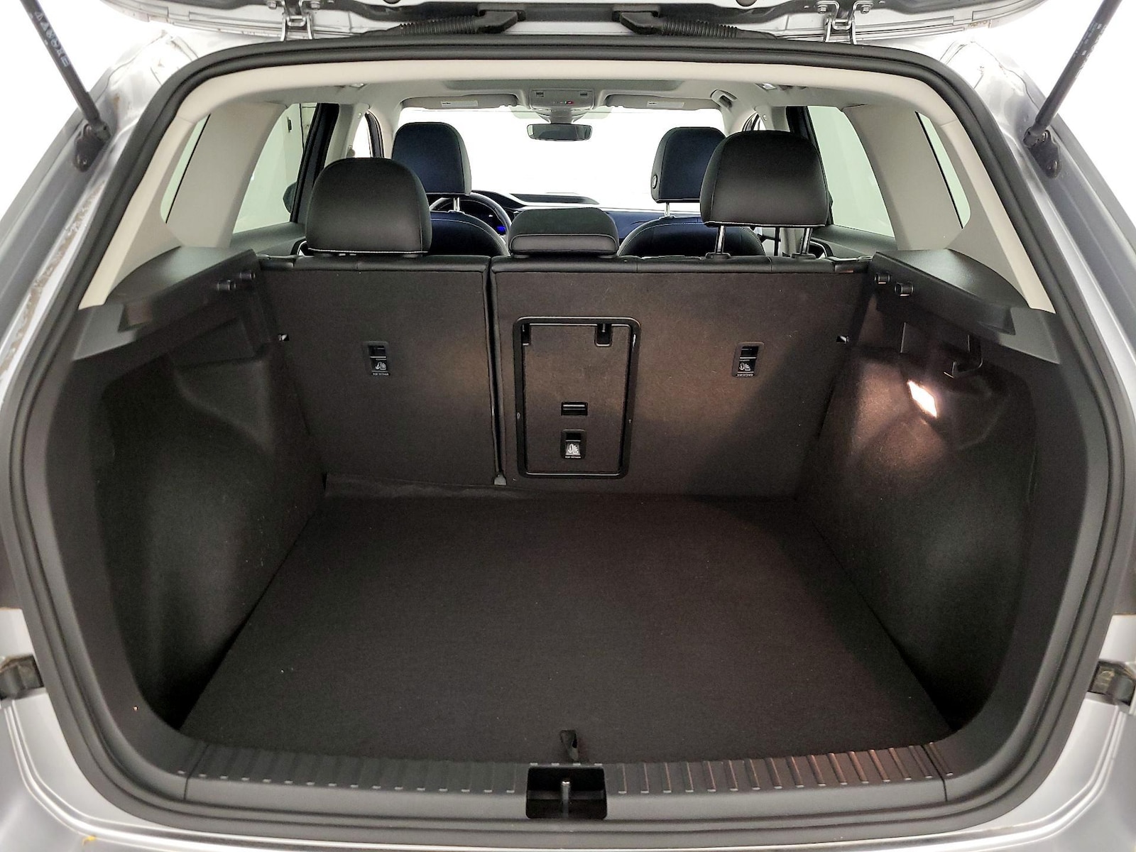 2023 Volkswagen Taos SE - Photo 22