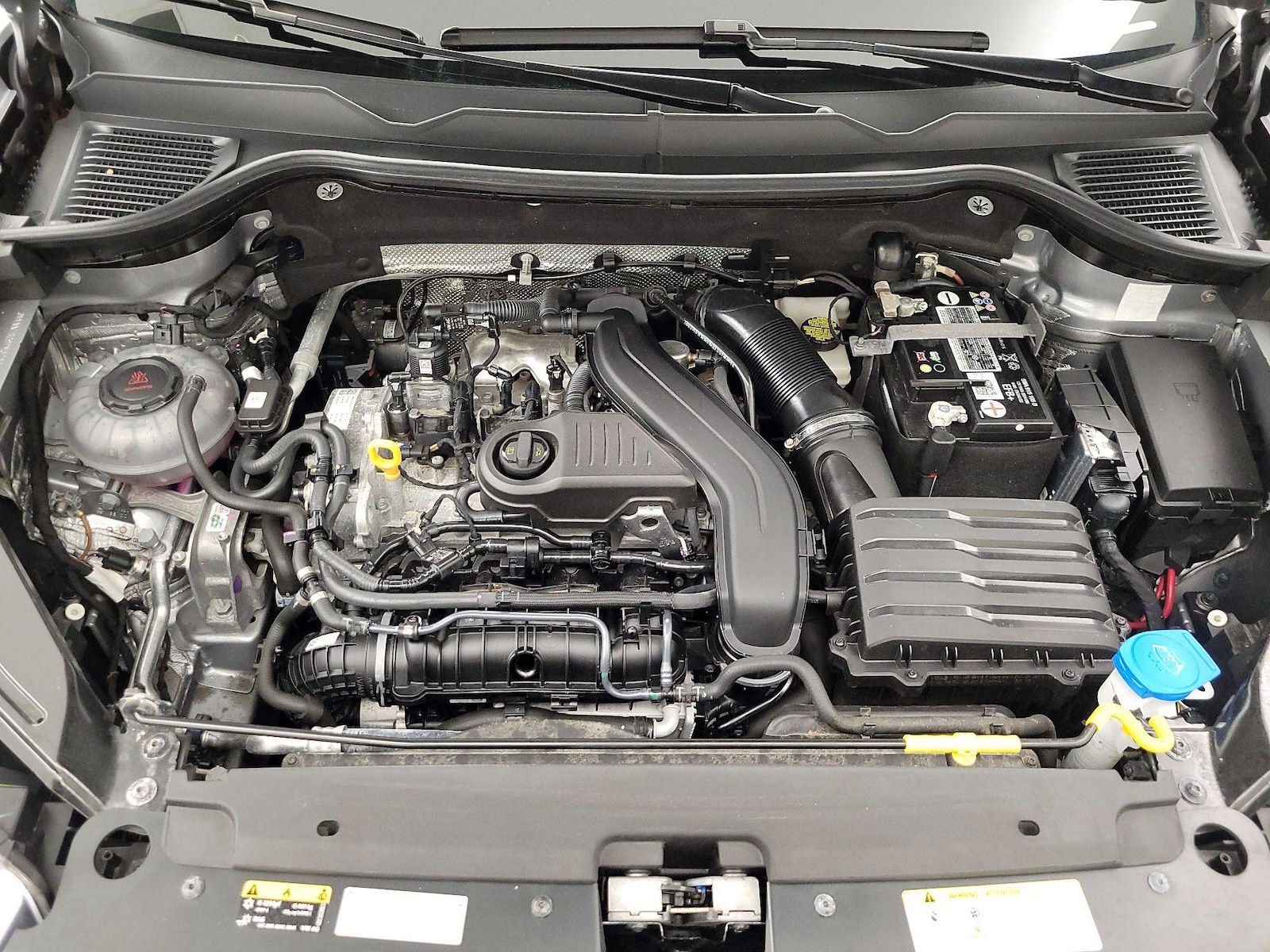 2023 Volkswagen Taos SE - Photo 23