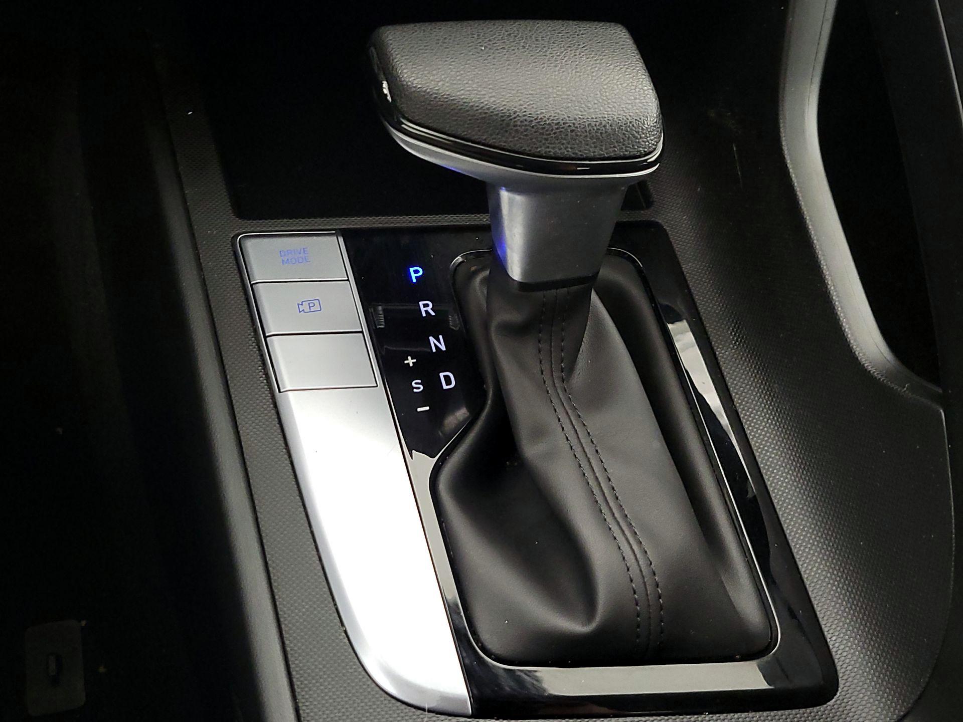 Thumbnail: 2025 Hyundai Elantra - 17