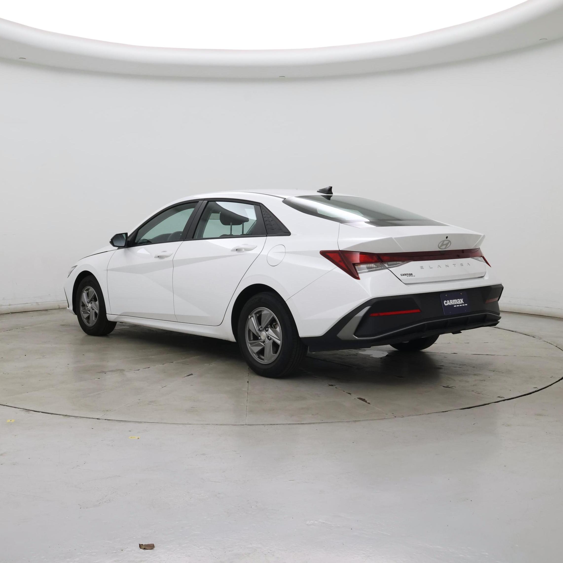 Thumbnail: 2025 Hyundai Elantra - 2