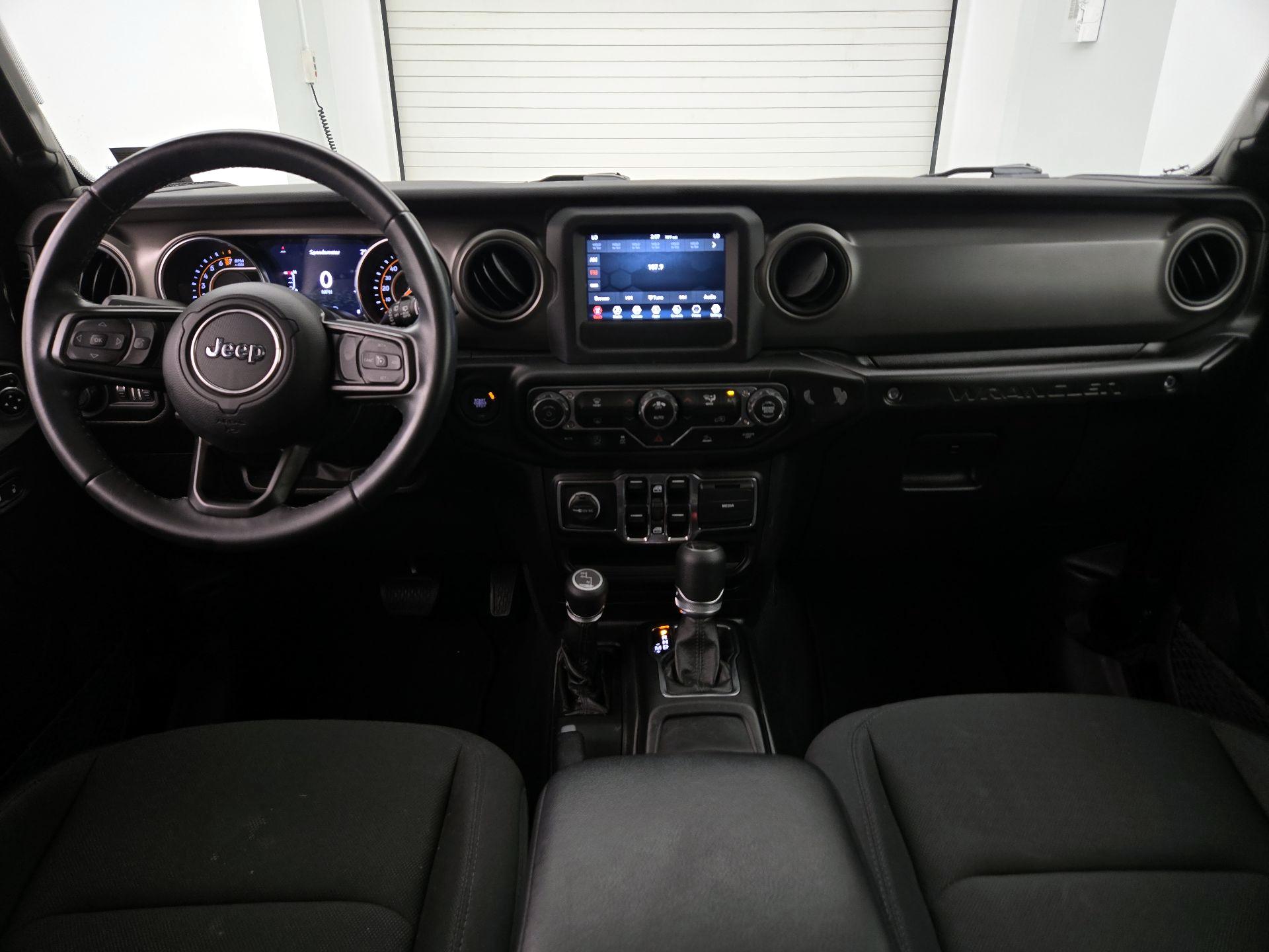 Thumbnail: 2022 Jeep Wrangler - 9