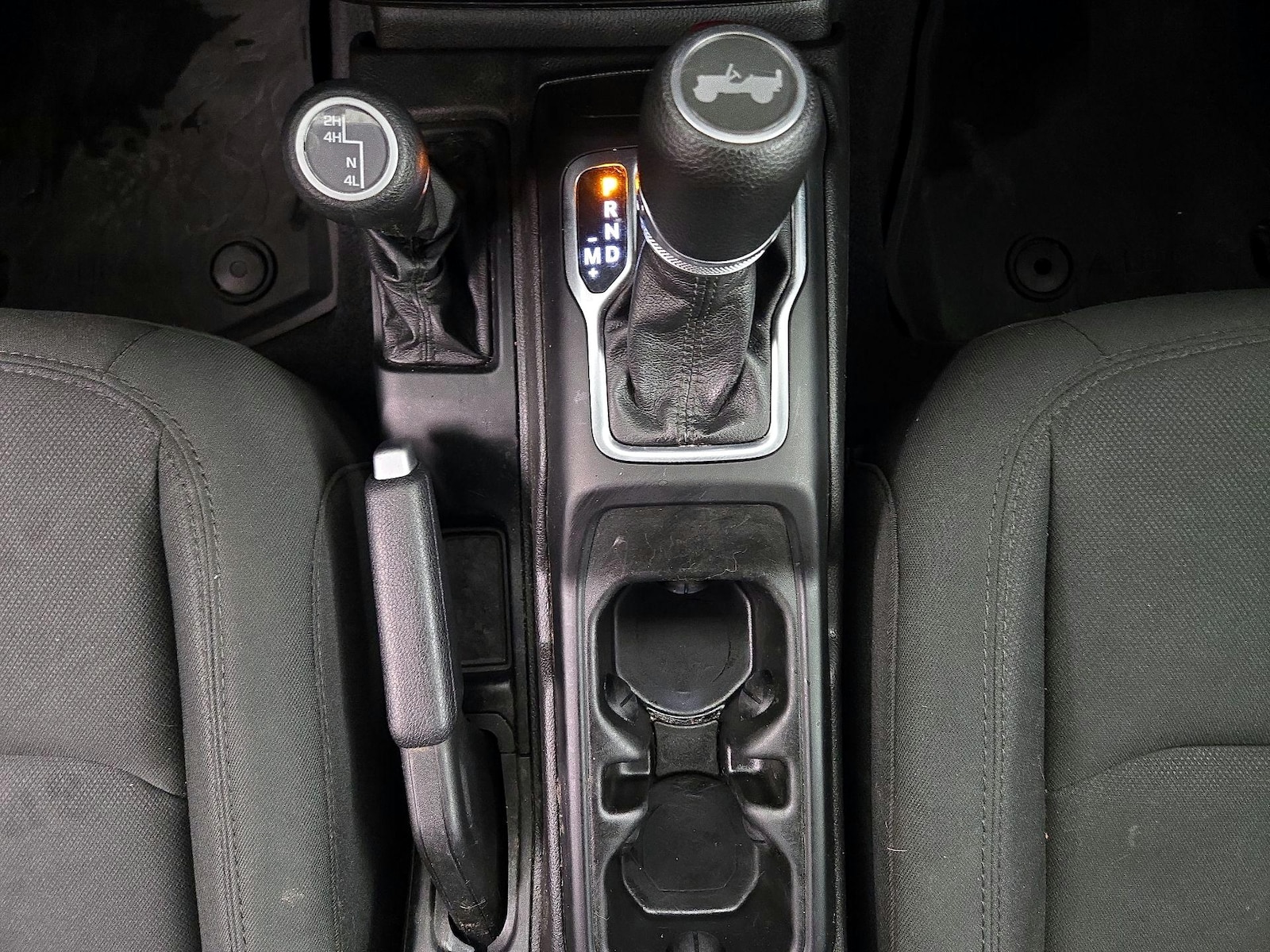 2021 Jeep Wrangler Willys - Photo 18