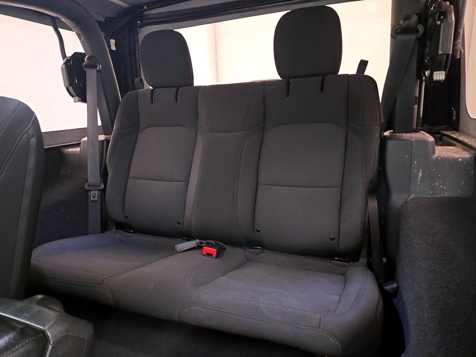 2021 Jeep Wrangler Willys - Photo 20