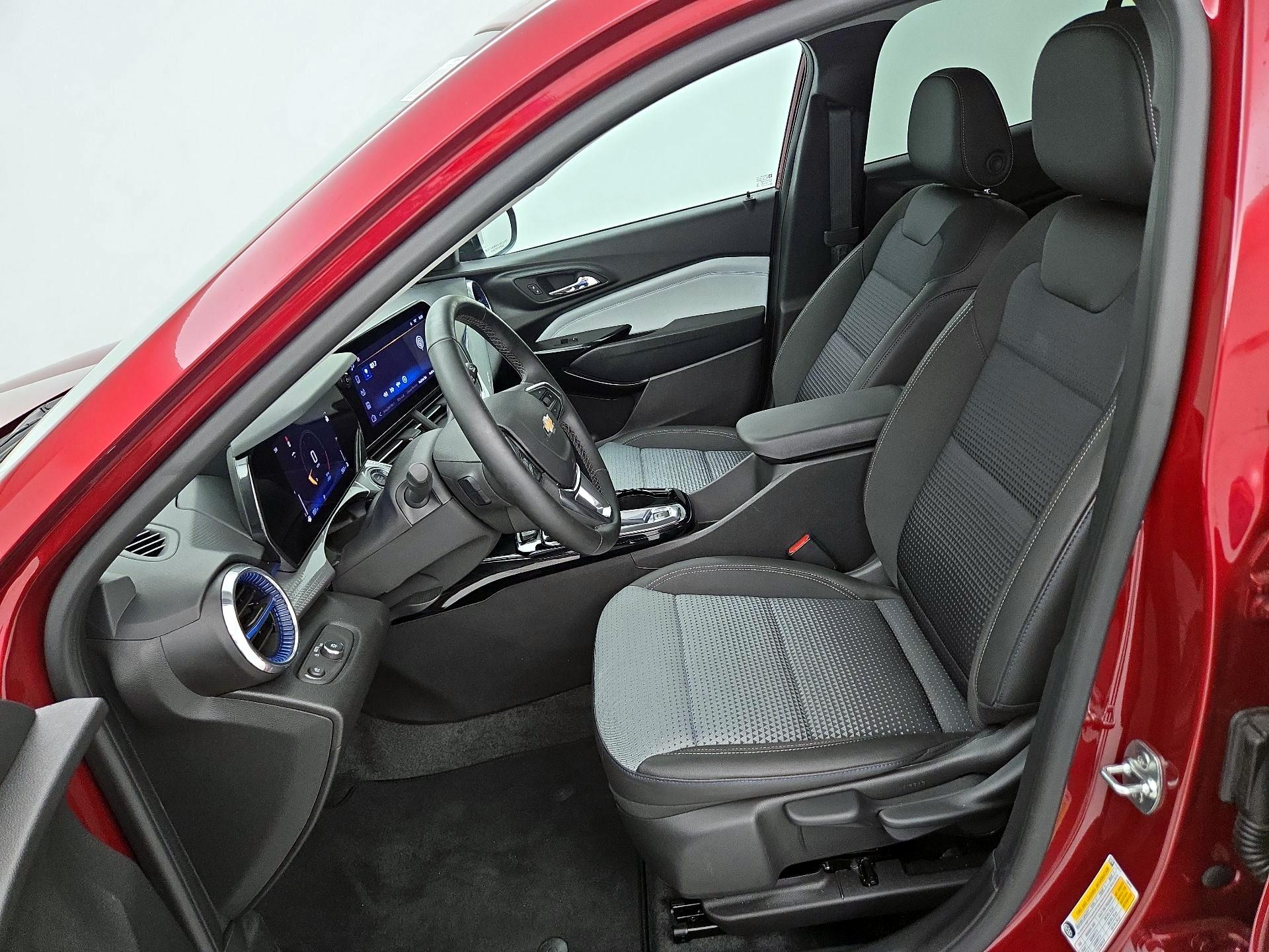 Thumbnail: 2025 Chevrolet Trax - 11