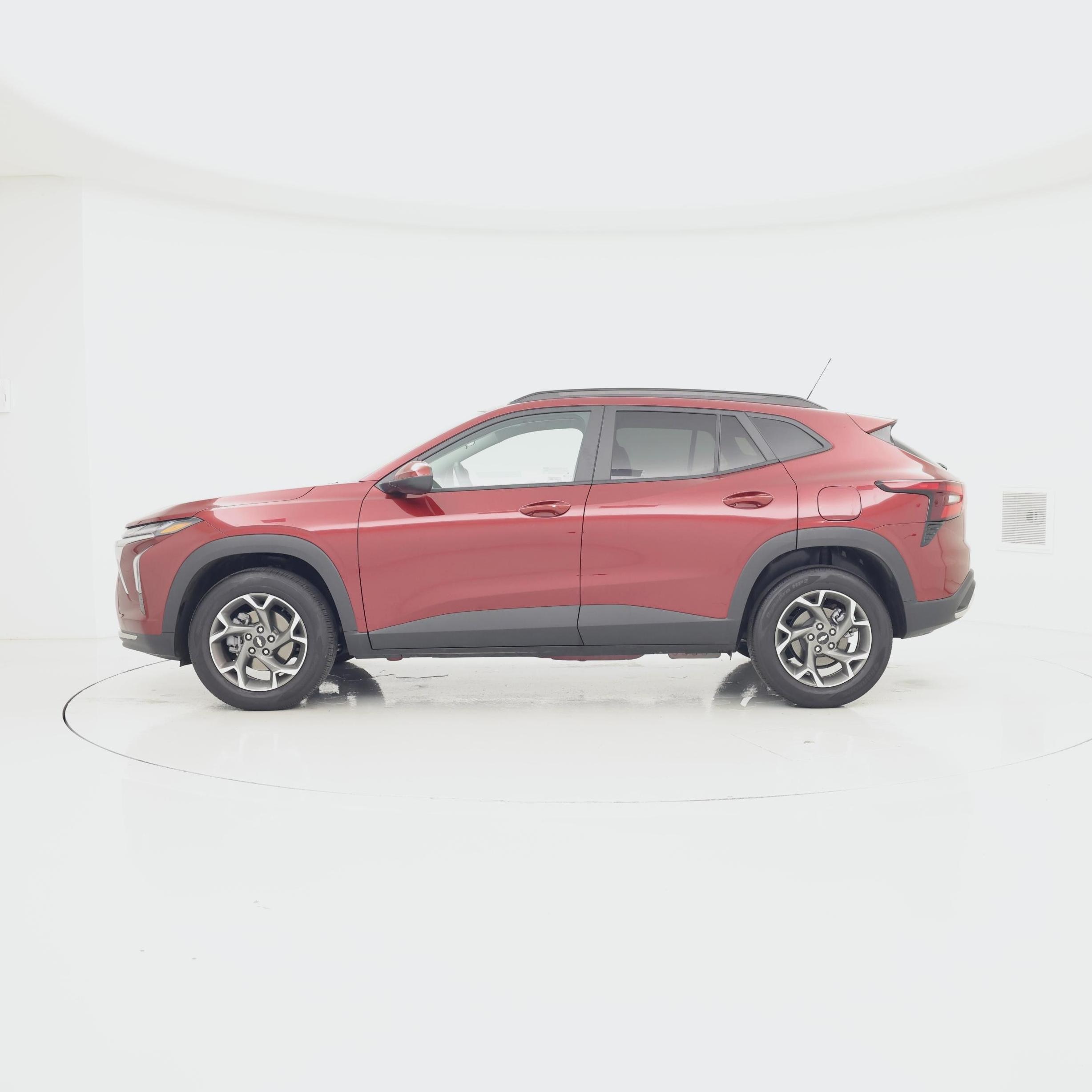 Thumbnail: 2025 Chevrolet Trax - 3