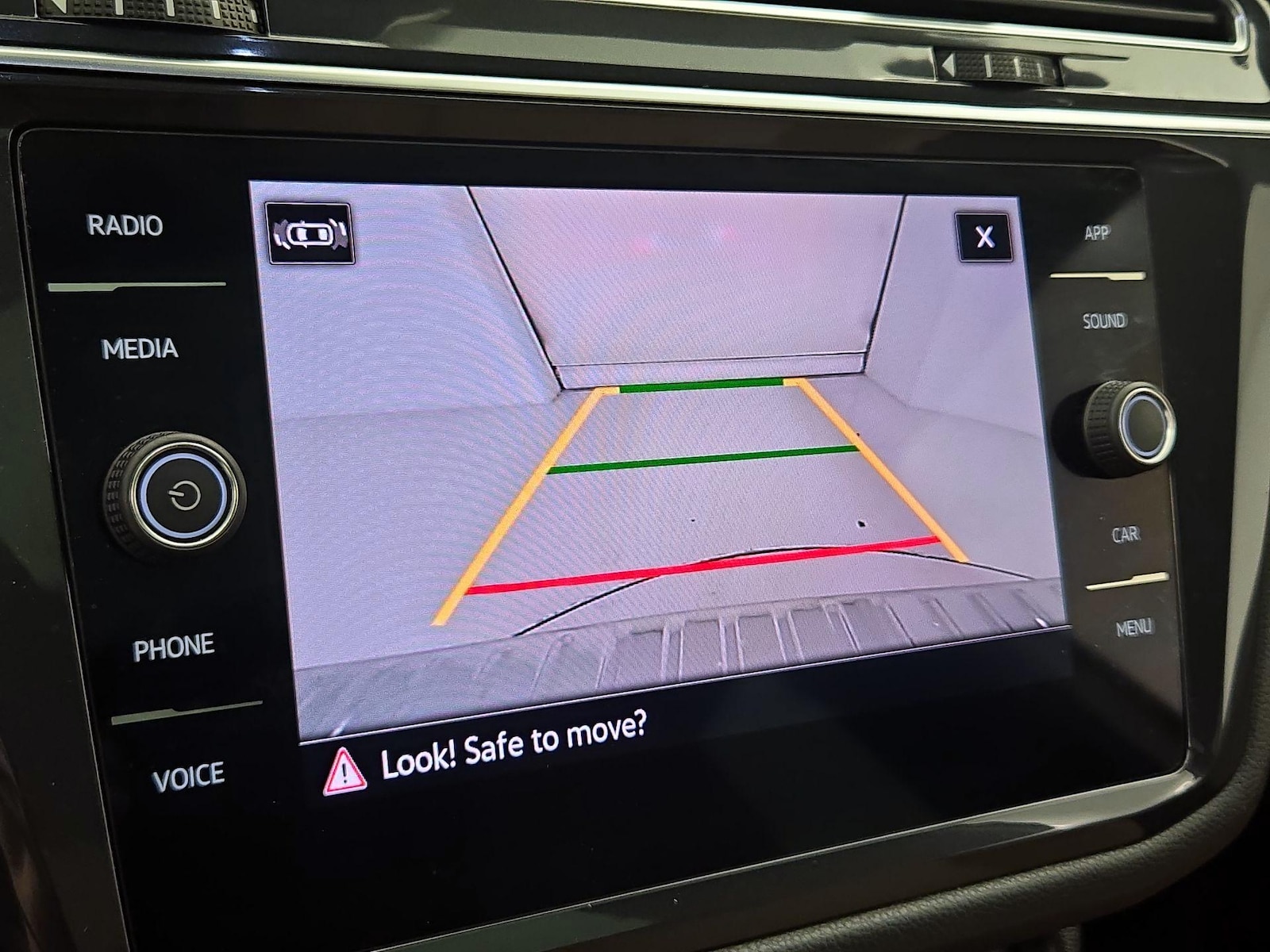 2022 Volkswagen Tiguan SE - Photo 15