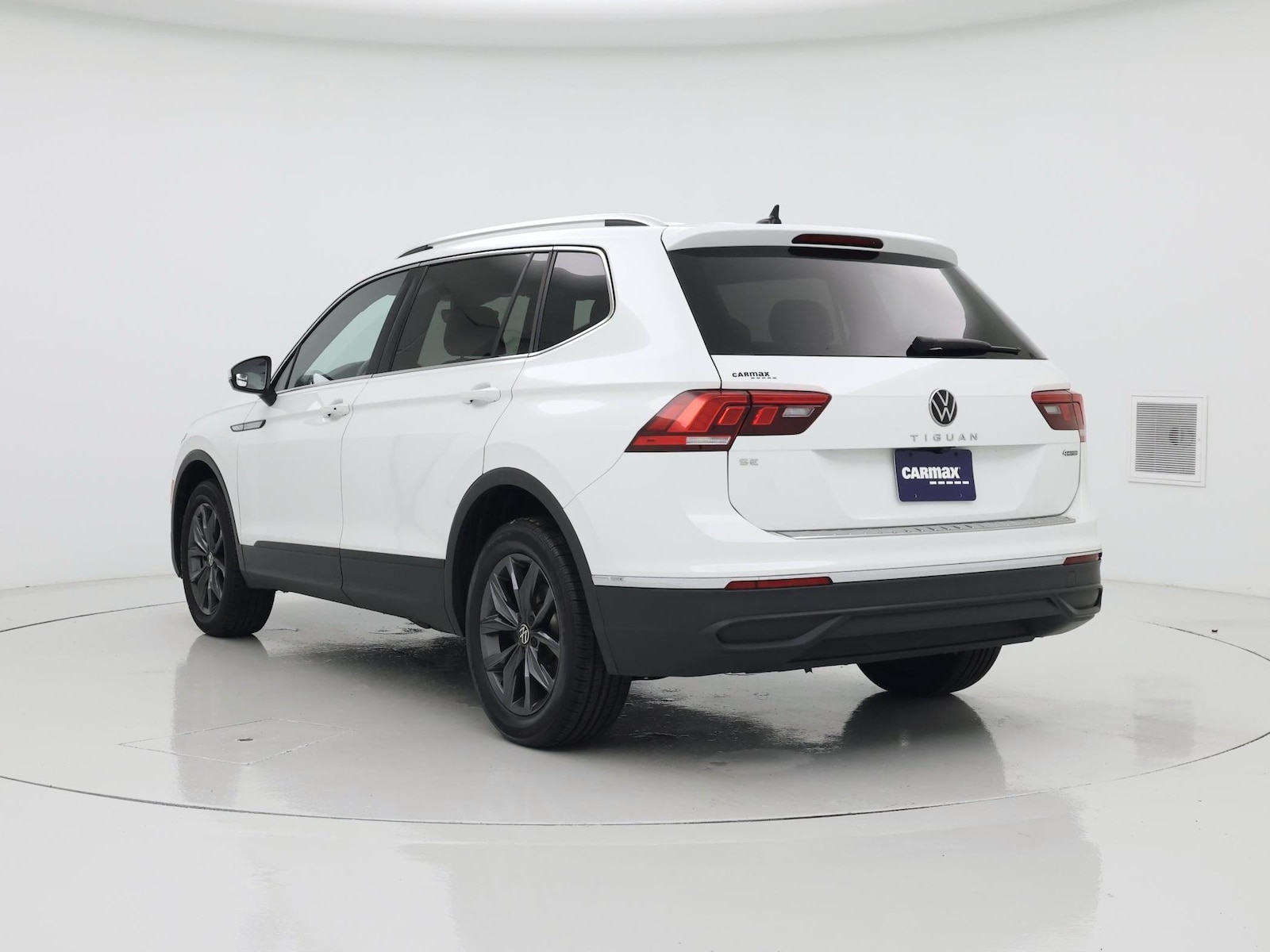 2022 Volkswagen Tiguan SE - Photo 3