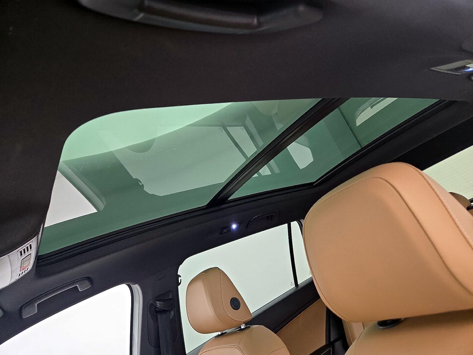 2022 Volkswagen Tiguan SE - Photo 20