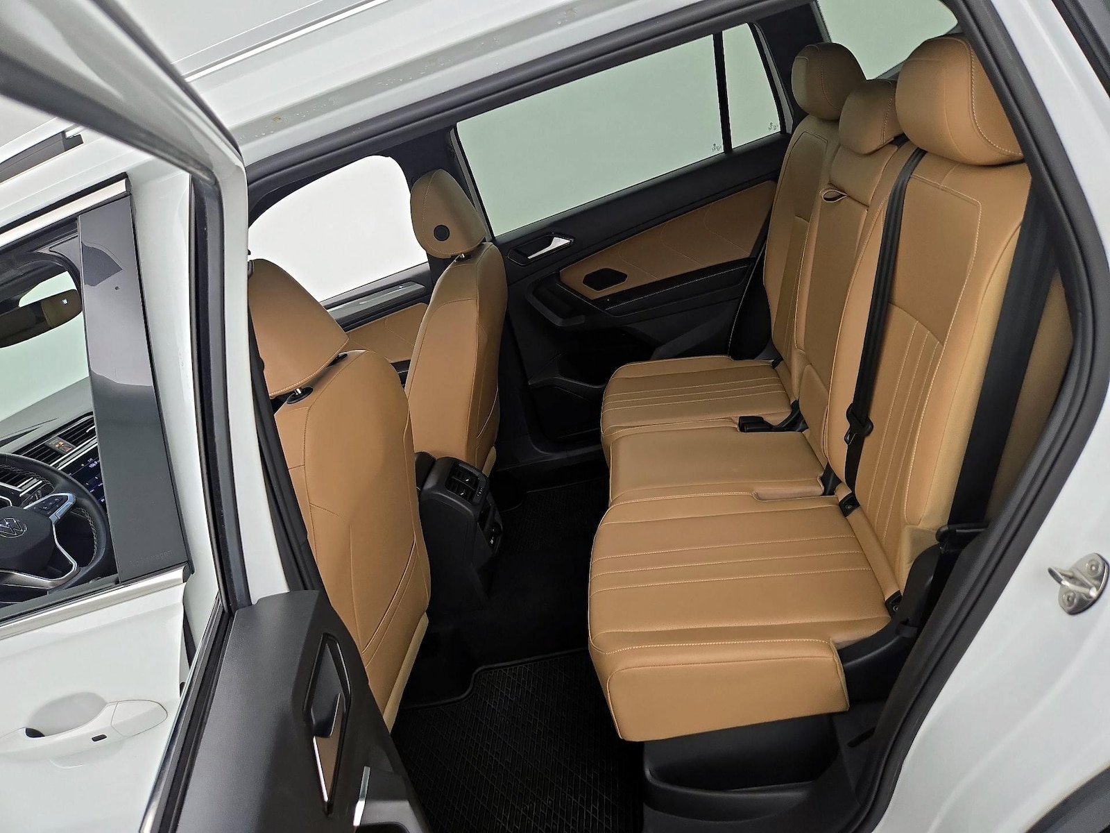 2022 Volkswagen Tiguan SE - Photo 21