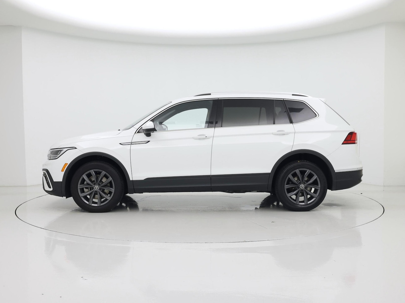 2022 Volkswagen Tiguan SE - Photo 4
