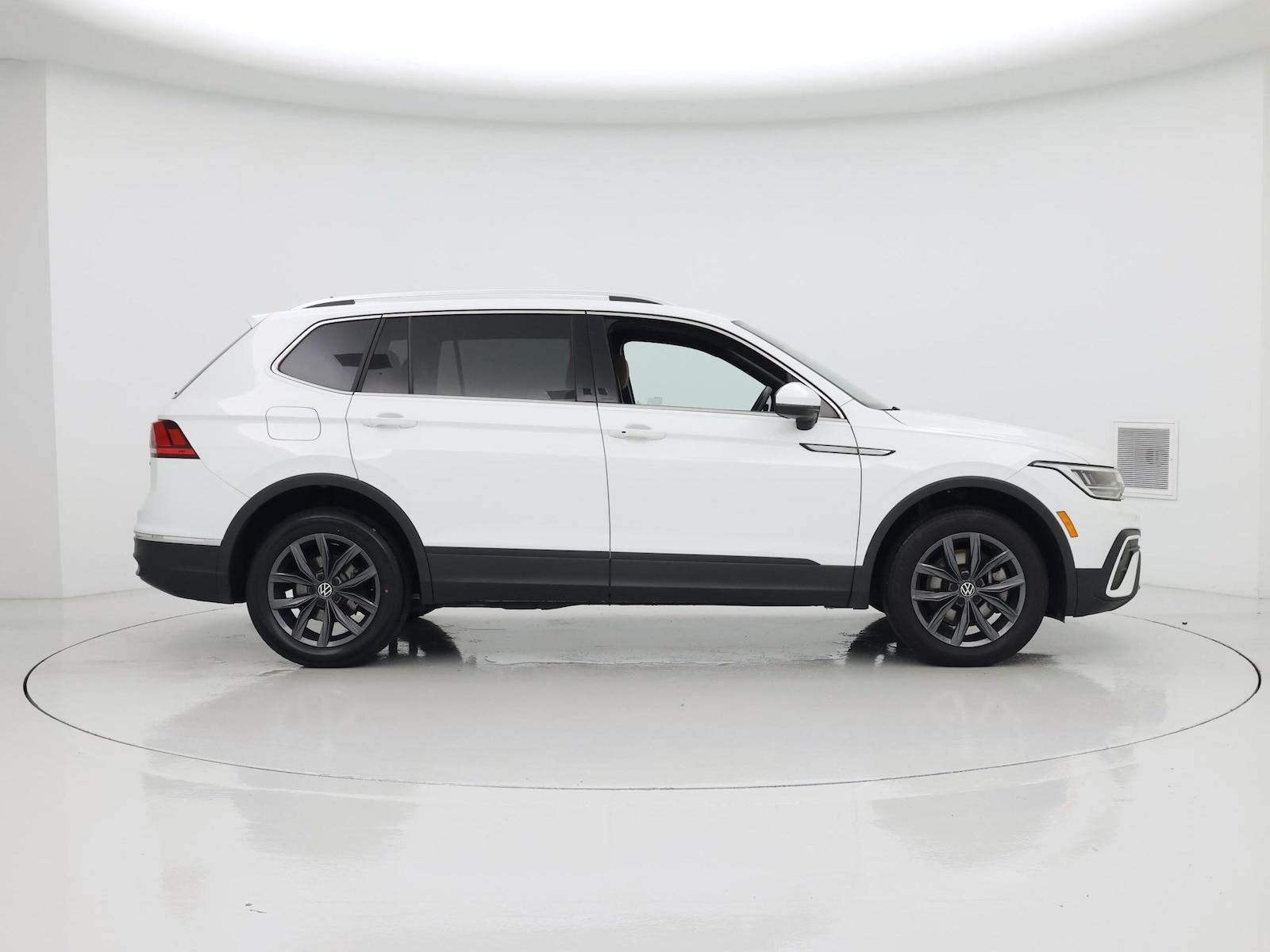 2022 Volkswagen Tiguan SE - Photo 8