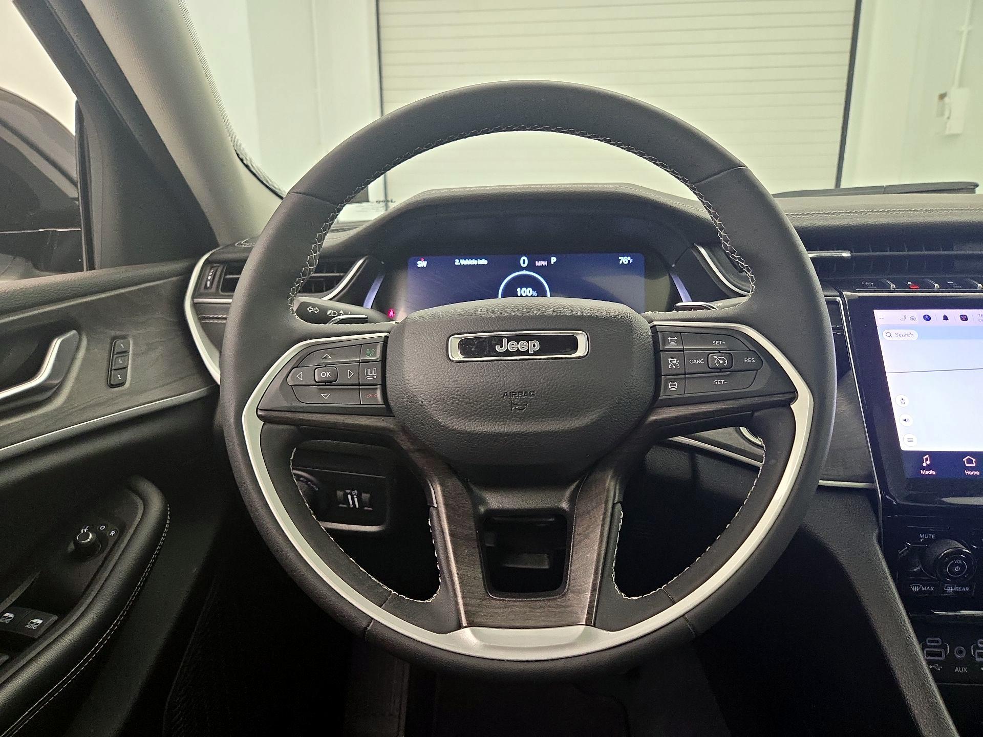 Thumbnail: 2023 Jeep Grand Cherokee L - 10