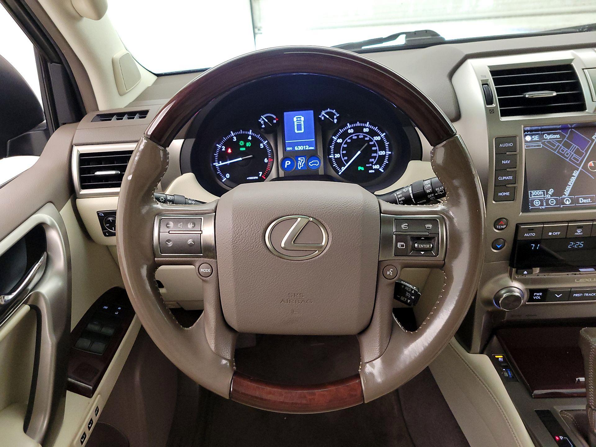Thumbnail: 2019 Lexus GX - 10