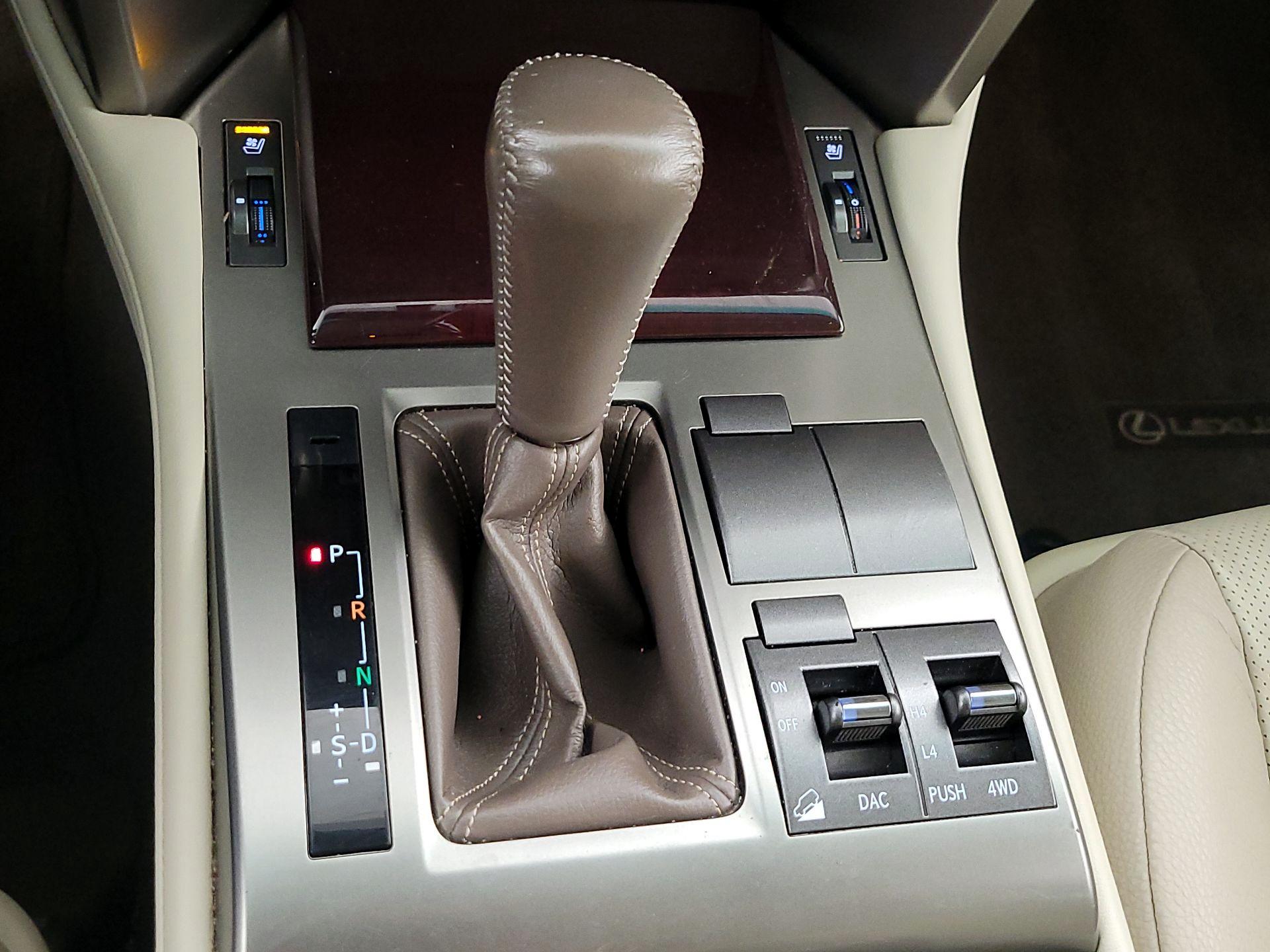 Thumbnail: 2019 Lexus GX - 18