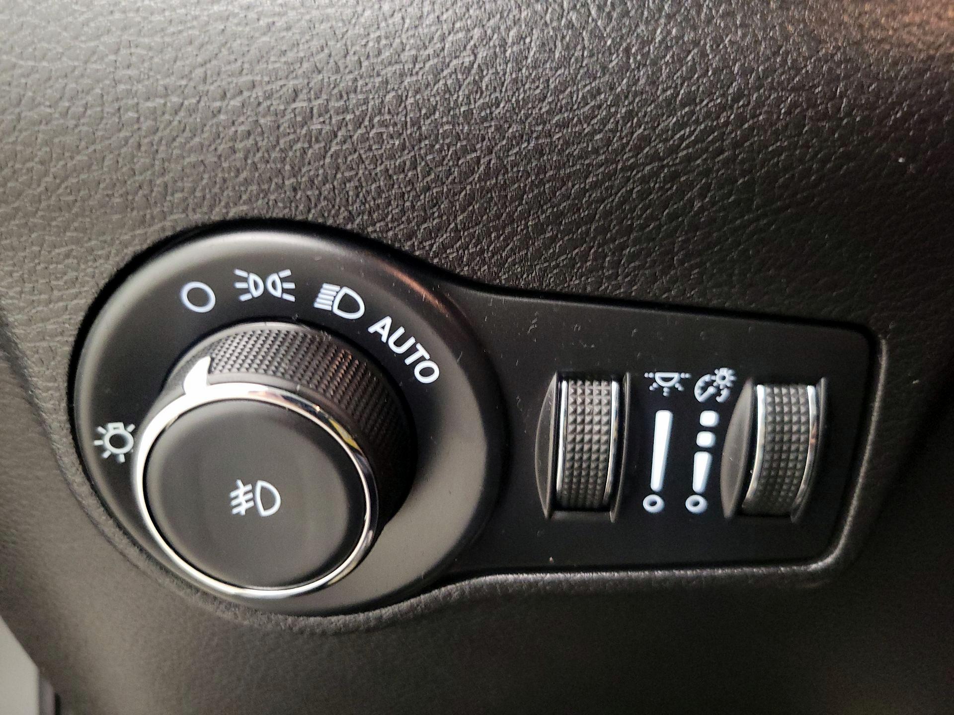 Thumbnail: 2023 Jeep Compass - 13